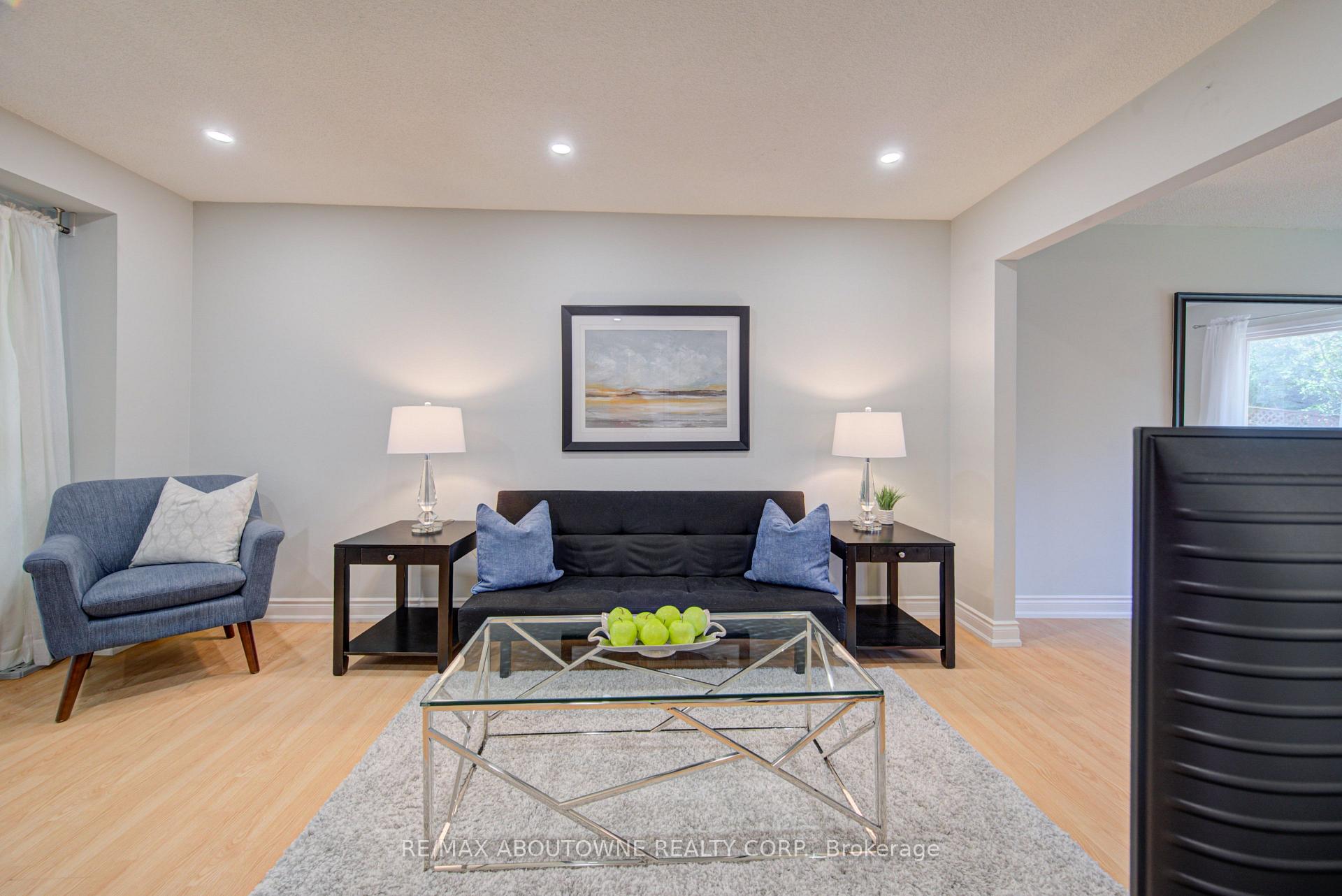 Photo 13 of 1140 Avondale Drive, Oakville, Wedgewood Creek — HOMEH