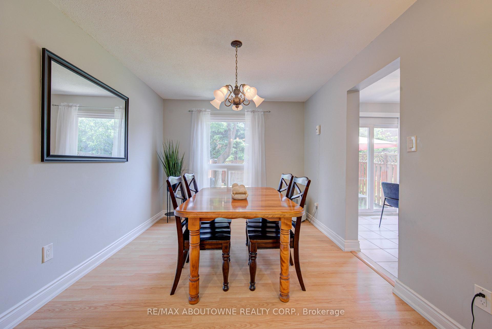 Photo 14 of 1140 Avondale Drive, Oakville, Wedgewood Creek — HOMEH