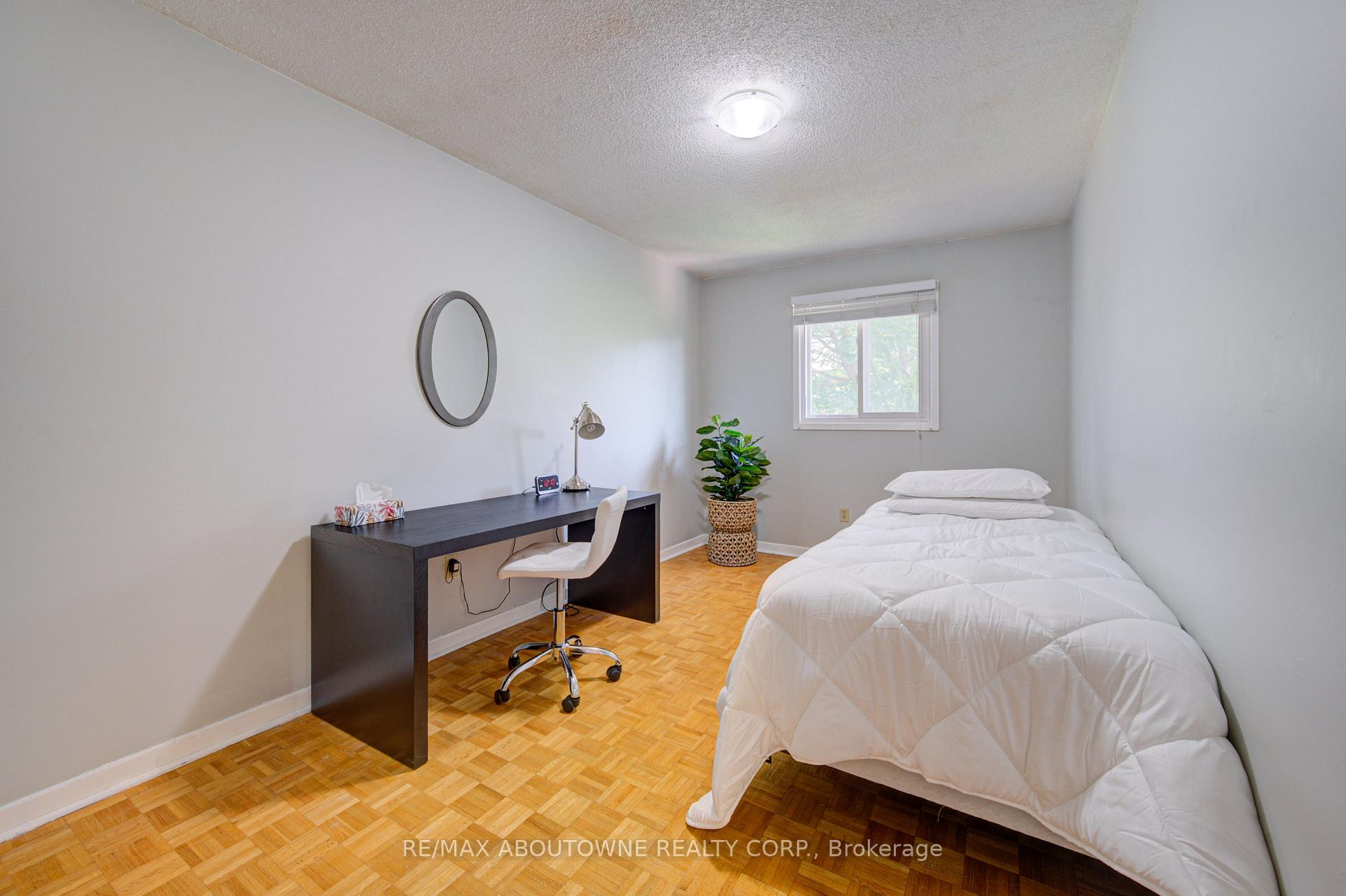 Photo 22 of 1140 Avondale Drive, Oakville, Wedgewood Creek — HOMEH