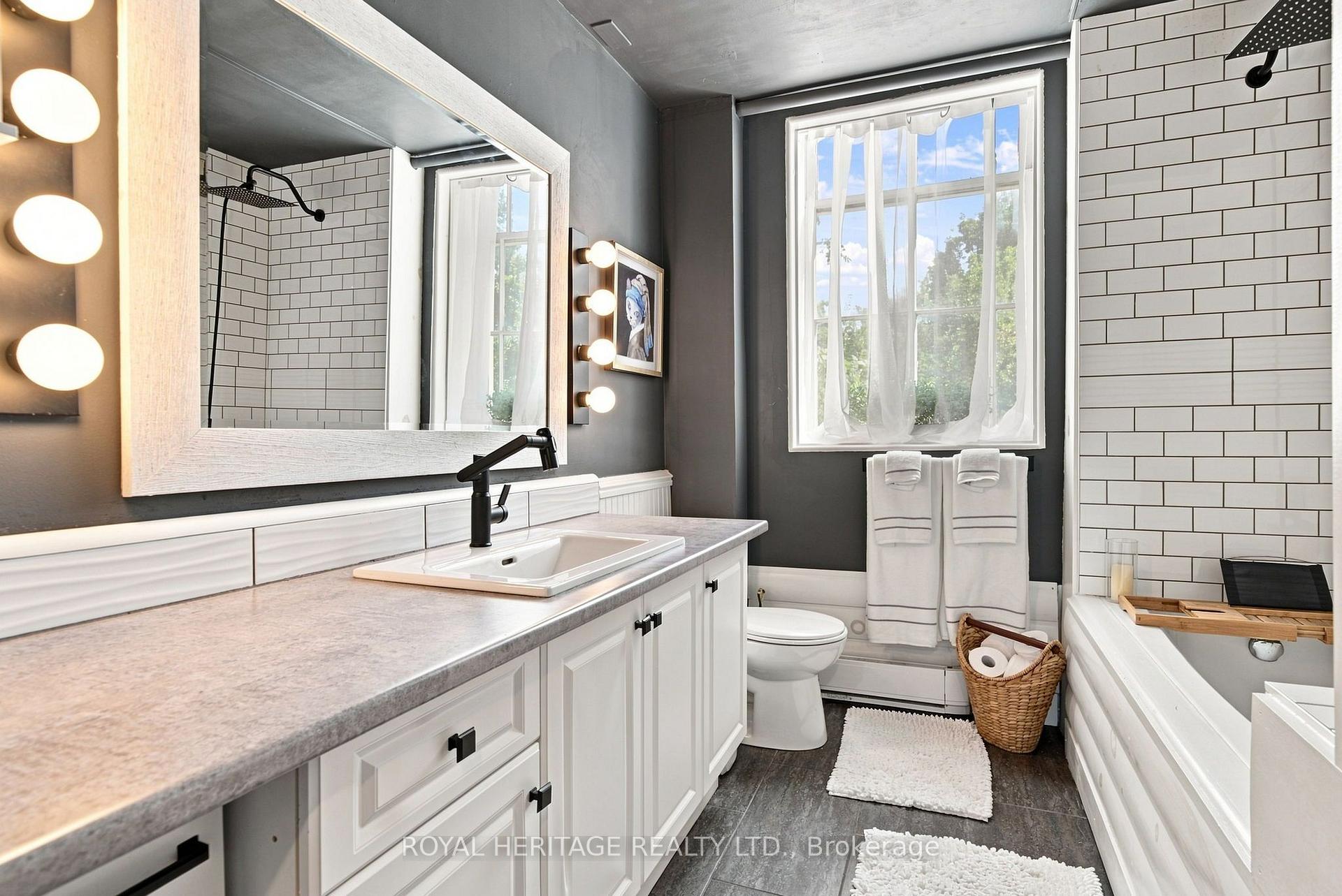 Photo 11 of 13 Richmond Street E, Kawartha Lakes, Bexley — HOMEH