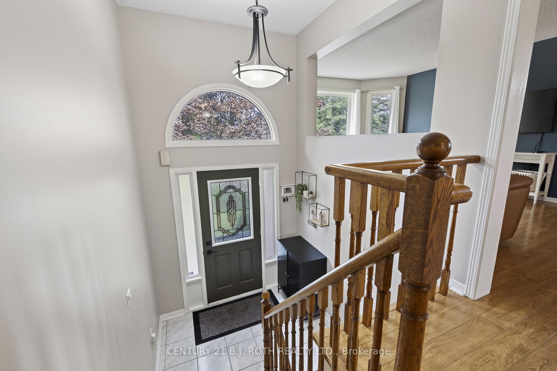 Photo 2 of 23 Carter Crescent, Orillia — HOMEH