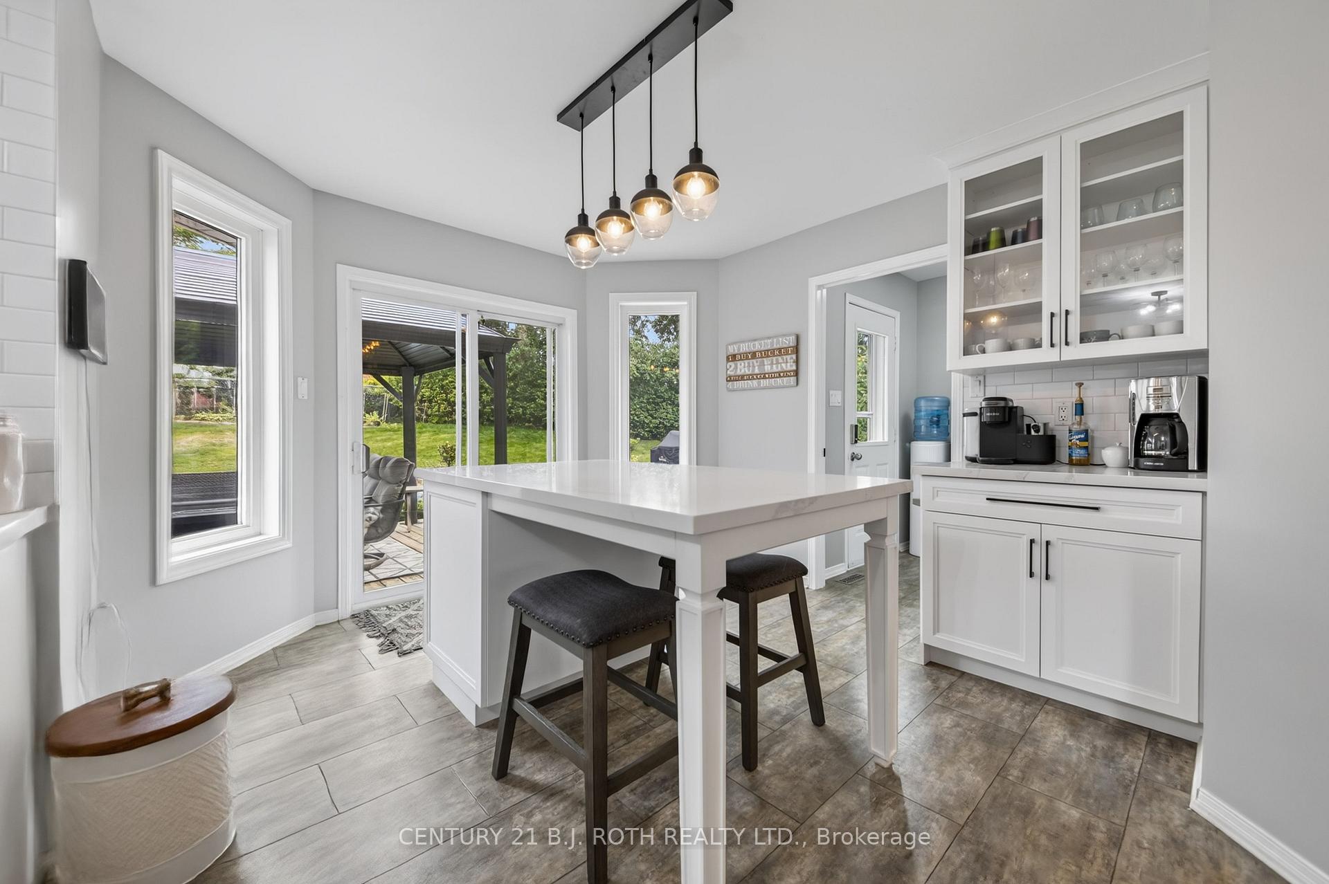 Photo 7 of 23 Carter Crescent, Orillia — HOMEH