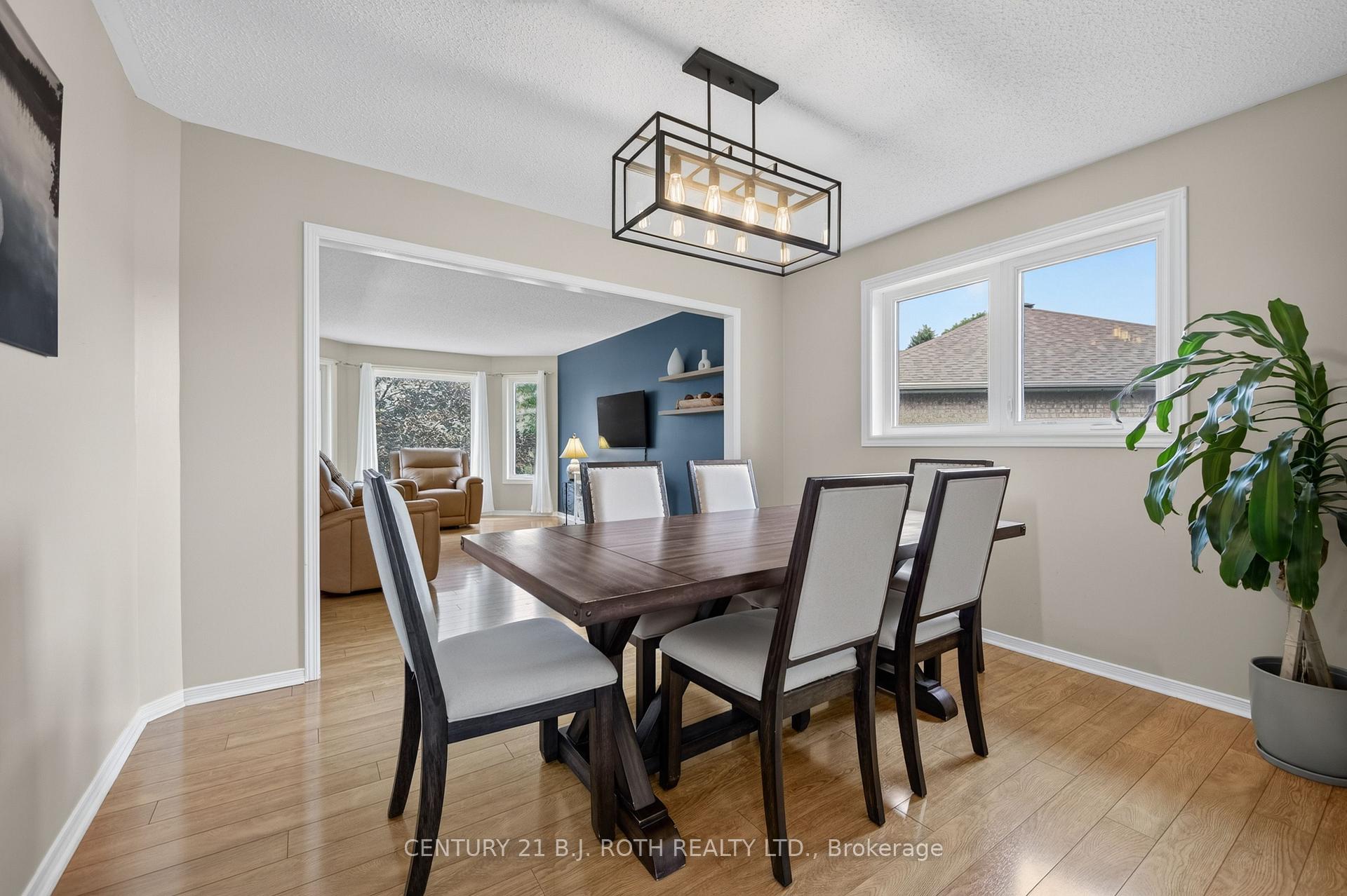 Photo 11 of 23 Carter Crescent, Orillia — HOMEH