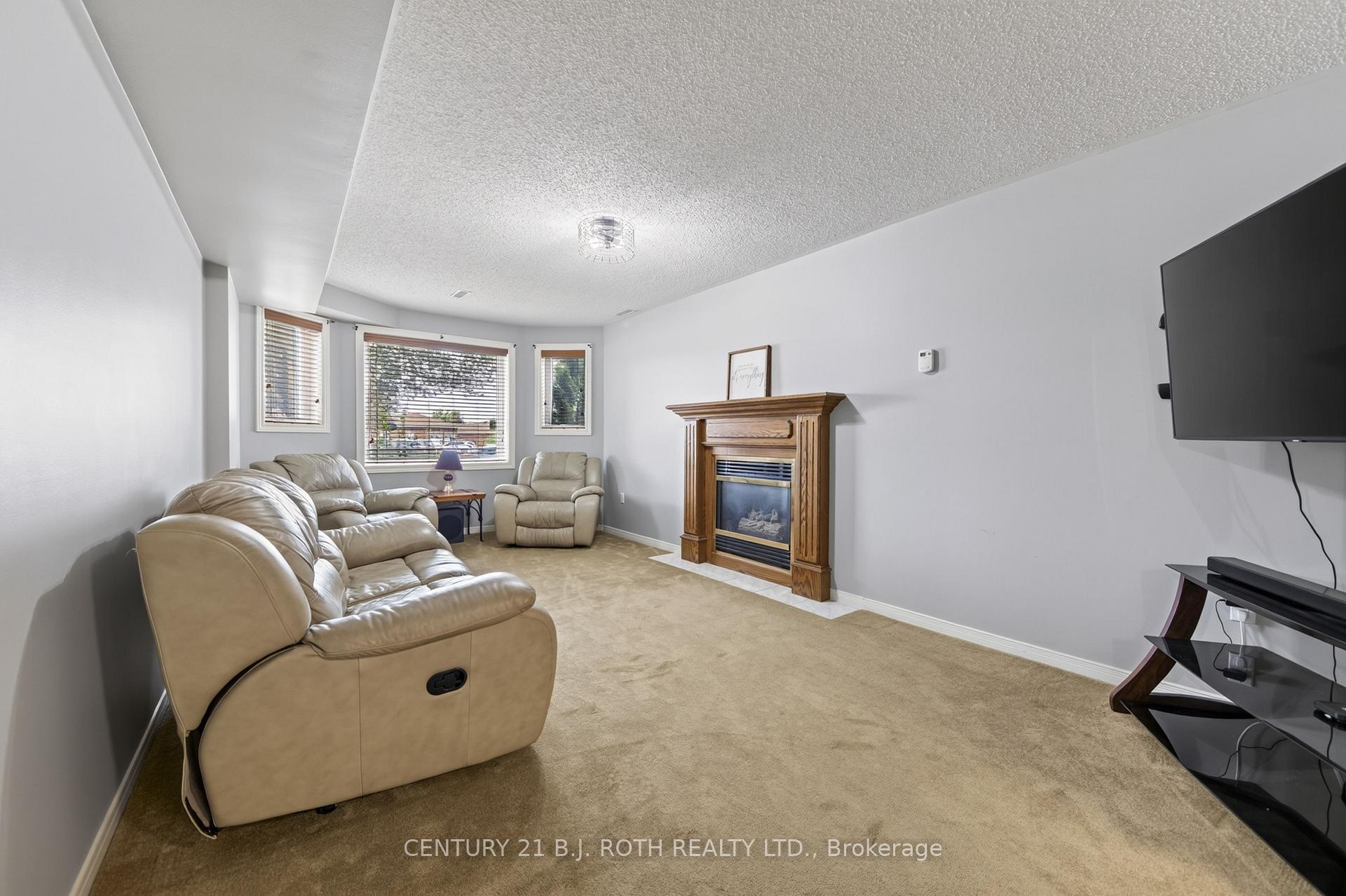 Photo 17 of 23 Carter Crescent, Orillia — HOMEH