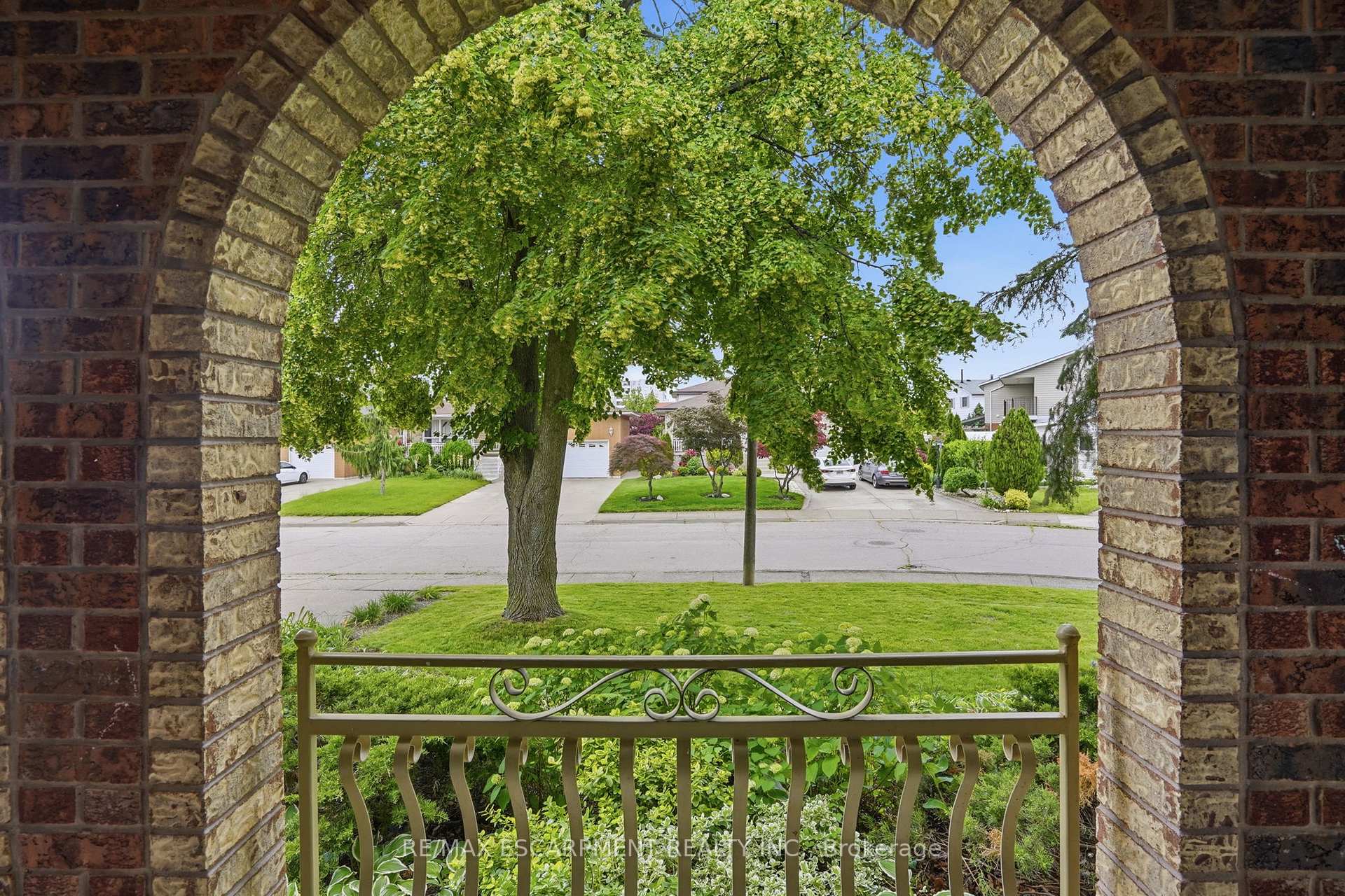 Photo 6 of 57 Neil Avenue, Hamilton, Stoney Creek — HOMEH