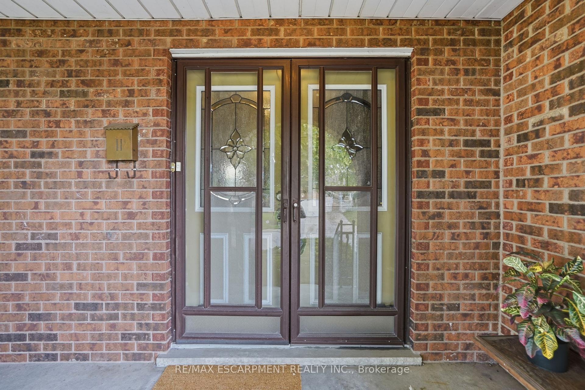 Photo 7 of 57 Neil Avenue, Hamilton, Stoney Creek — HOMEH