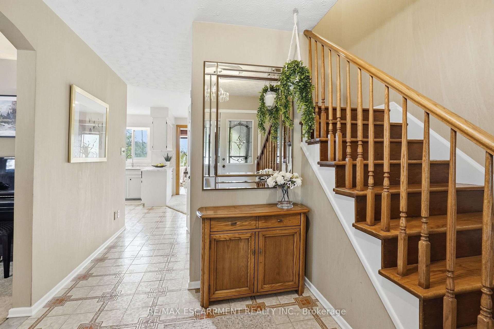 Photo 8 of 57 Neil Avenue, Hamilton, Stoney Creek — HOMEH