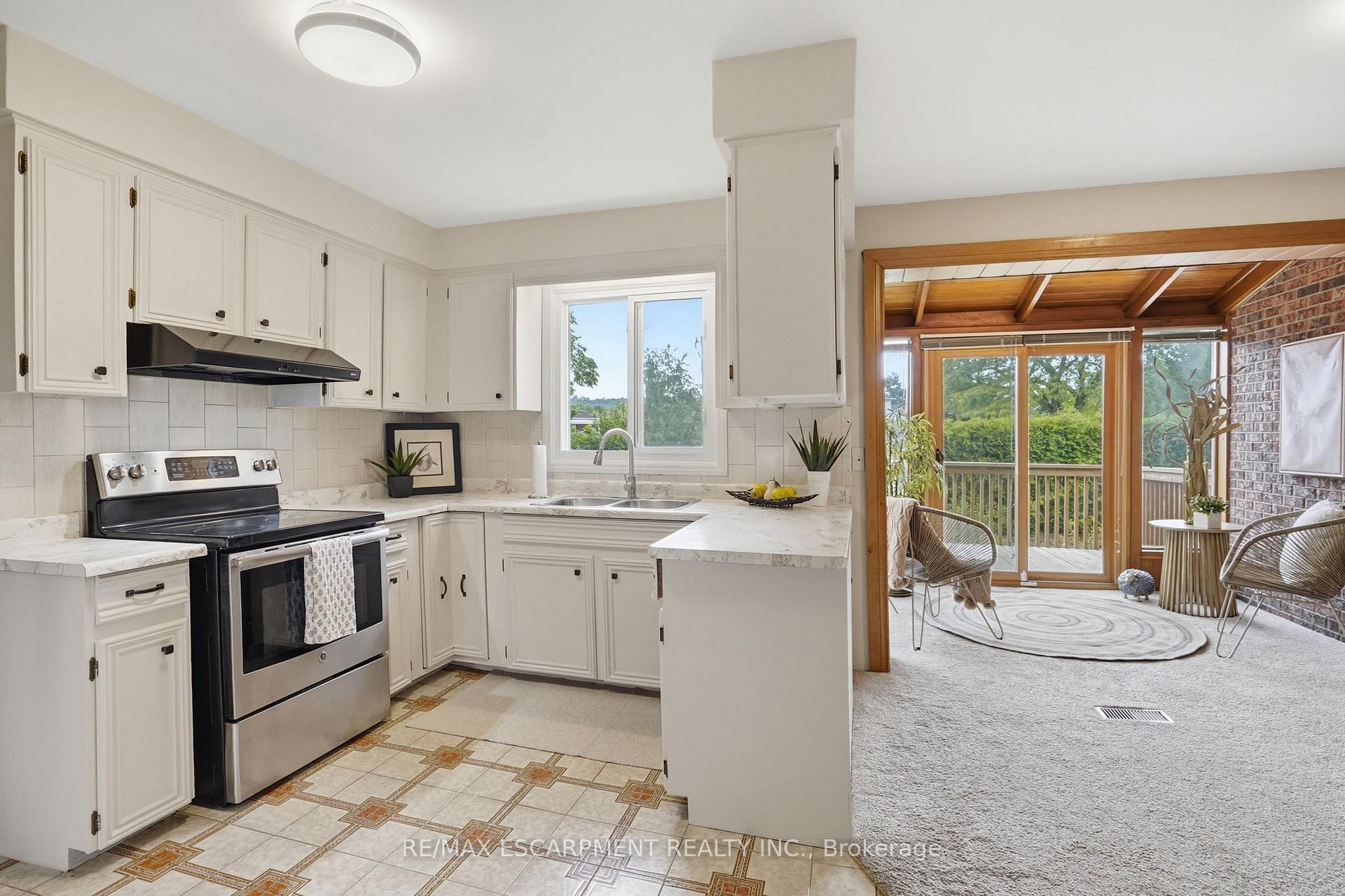 Photo 17 of 57 Neil Avenue, Hamilton, Stoney Creek — HOMEH