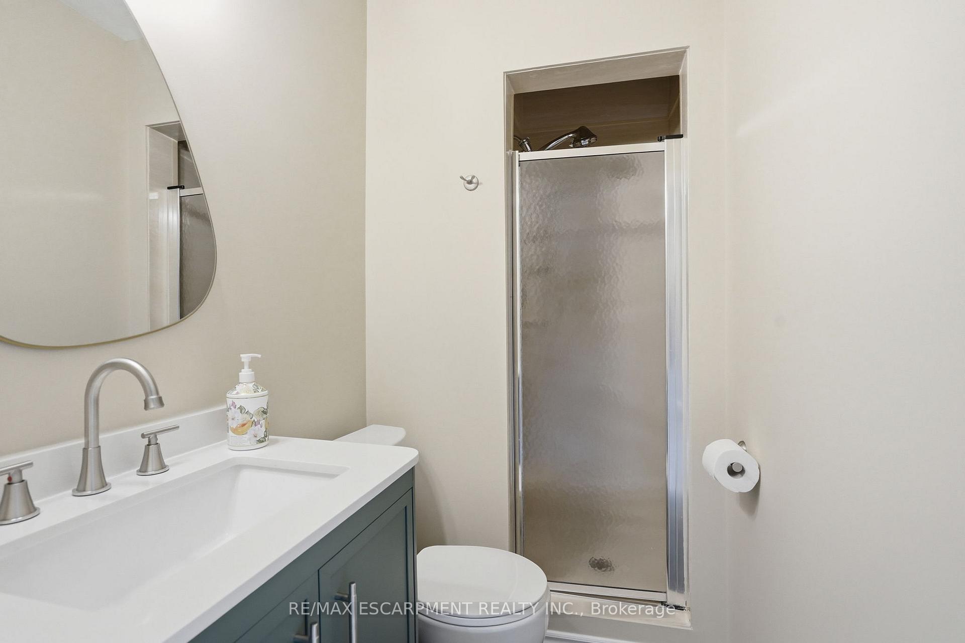 Photo 25 of 57 Neil Avenue, Hamilton, Stoney Creek — HOMEH