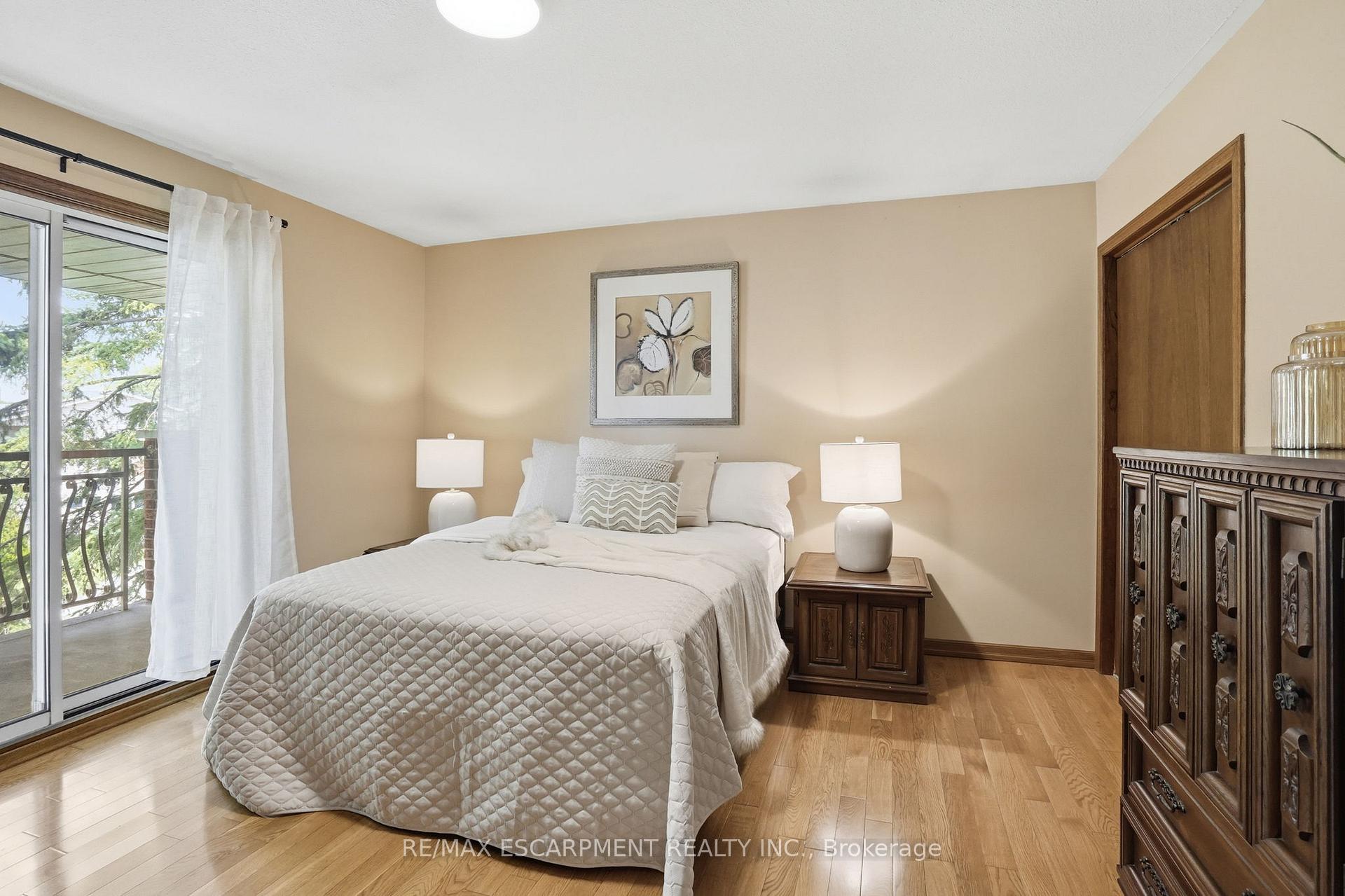 Photo 26 of 57 Neil Avenue, Hamilton, Stoney Creek — HOMEH