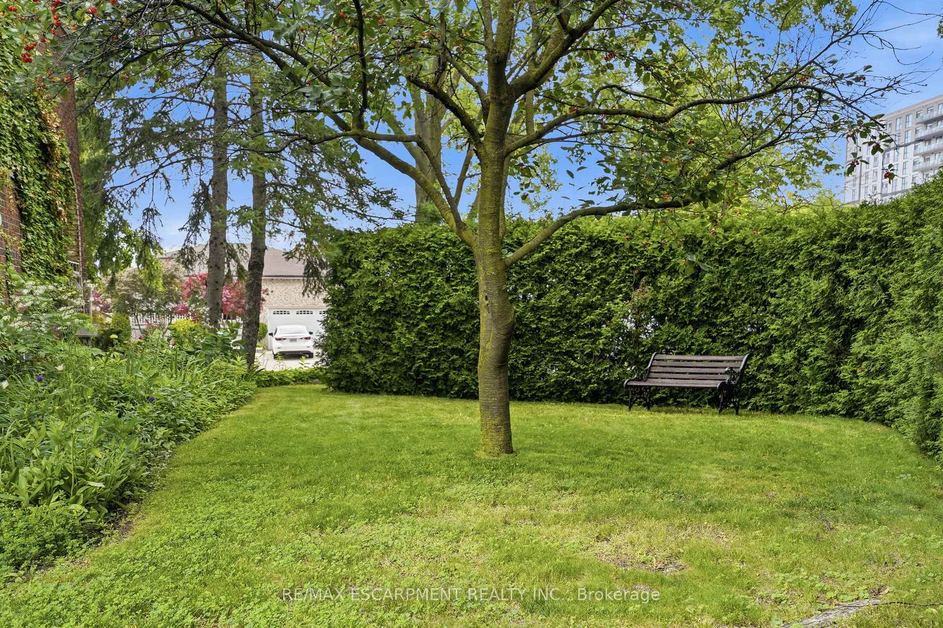 Photo 46 of 57 Neil Avenue, Hamilton, Stoney Creek — HOMEH
