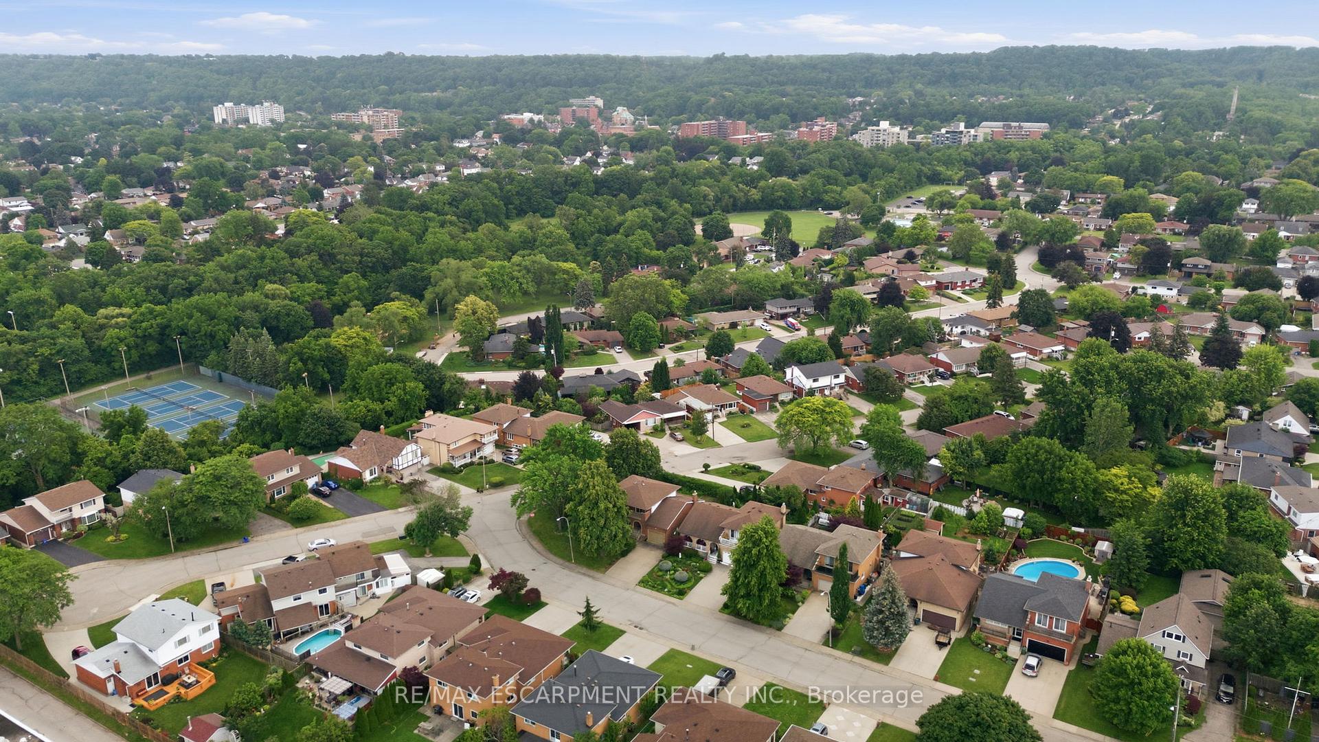 Photo 49 of 57 Neil Avenue, Hamilton, Stoney Creek — HOMEH