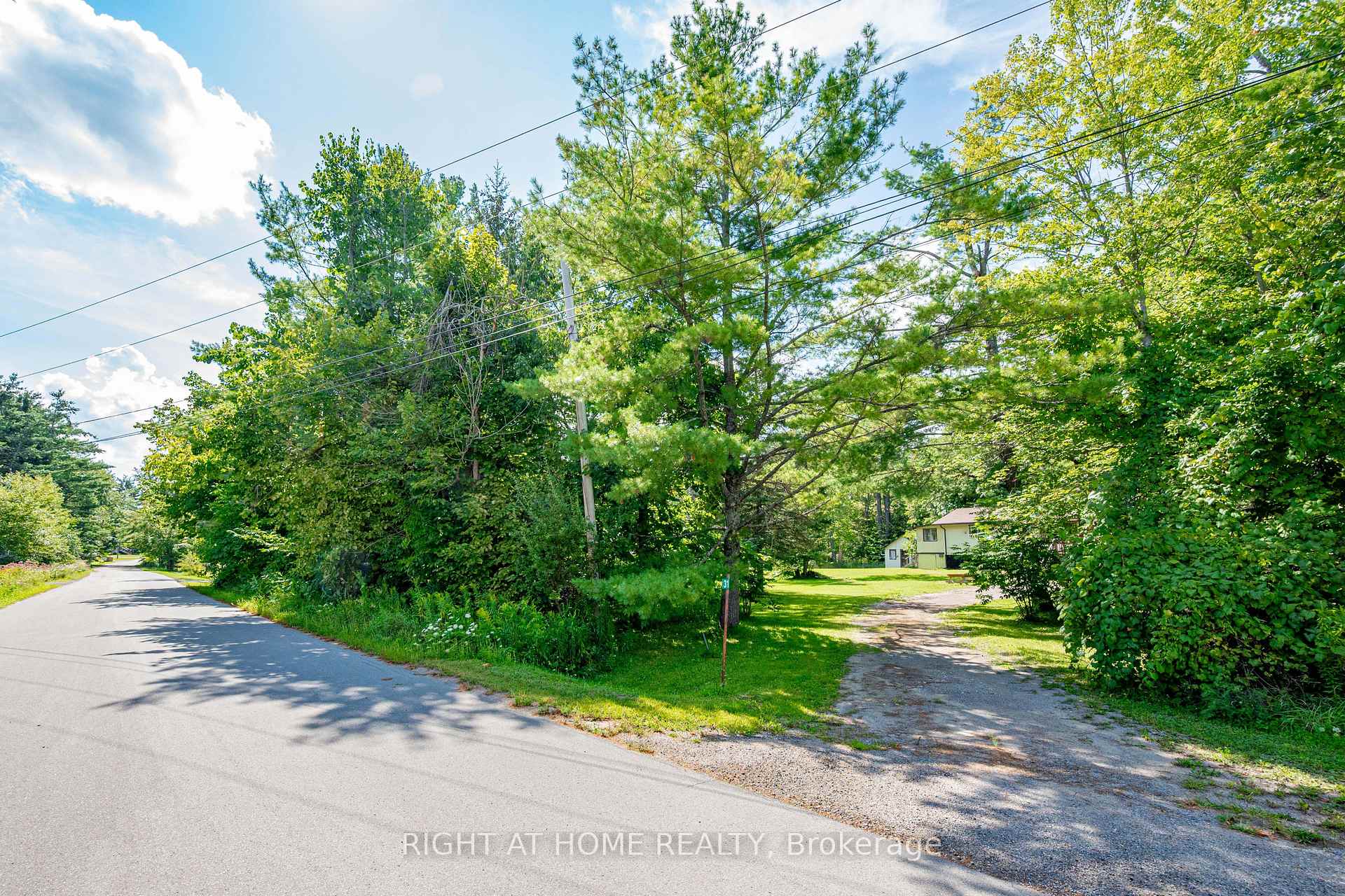 Photo 3 of 31 Morrison Street, Kawartha Lakes, Laxton/Digby/Longford — HOMEH