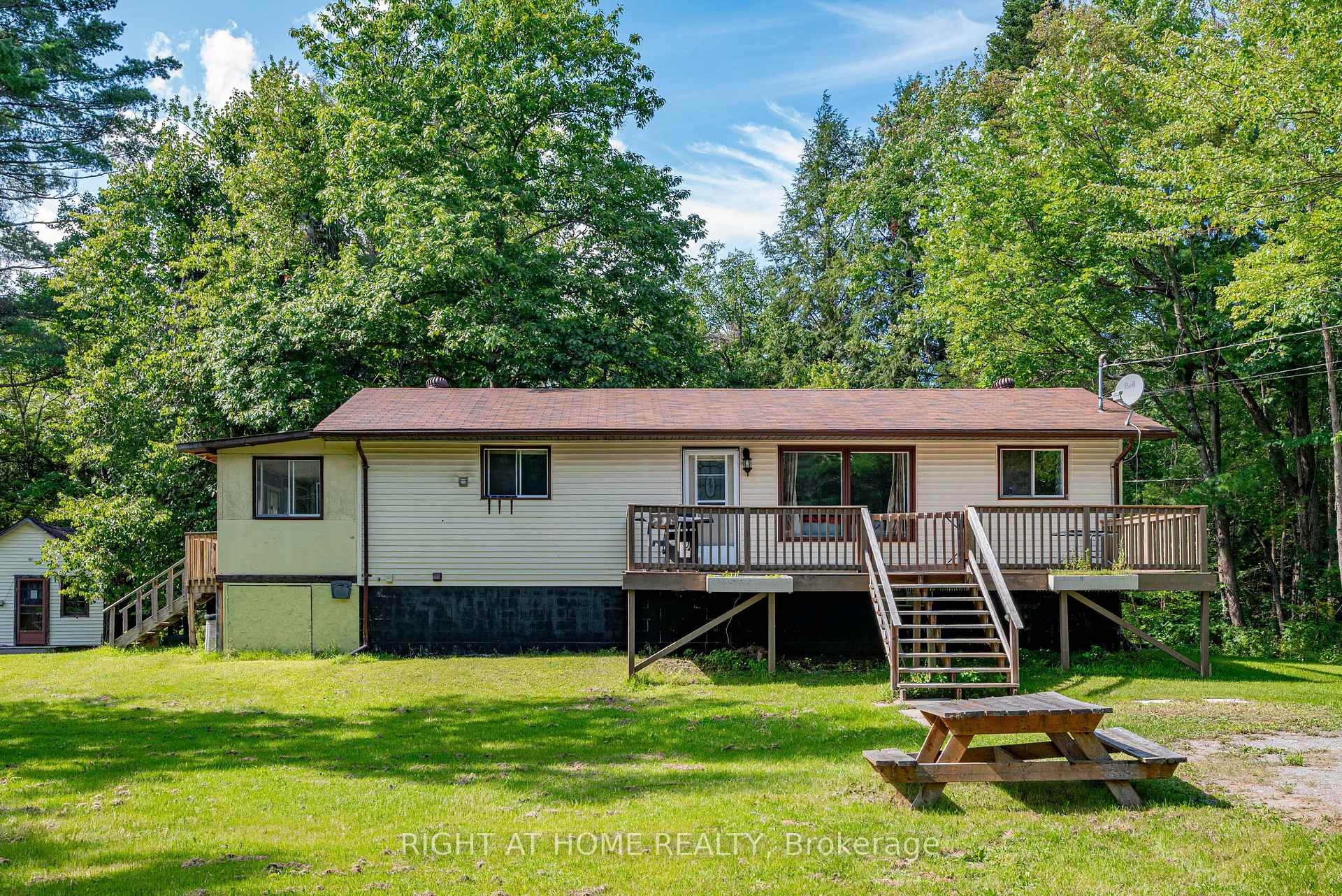 Photo 5 of 31 Morrison Street, Kawartha Lakes, Laxton/Digby/Longford — HOMEH