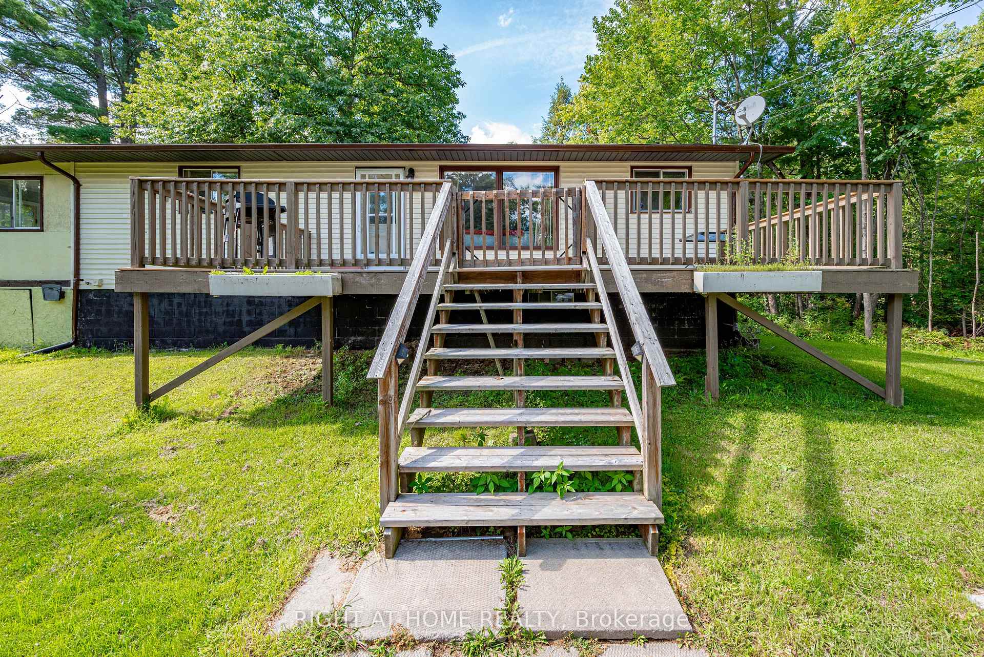 Photo 6 of 31 Morrison Street, Kawartha Lakes, Laxton/Digby/Longford — HOMEH
