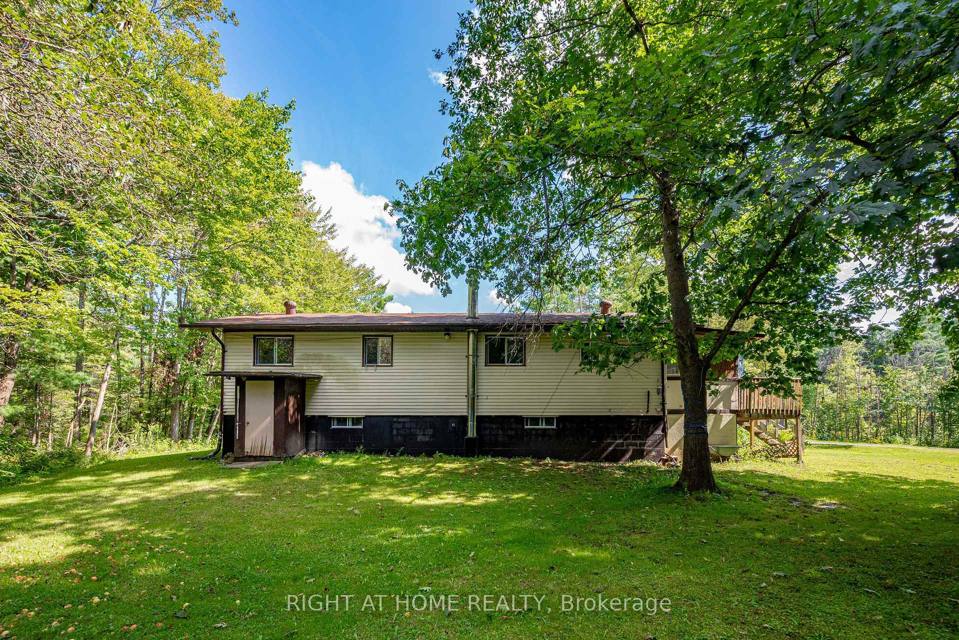 Photo 9 of 31 Morrison Street, Kawartha Lakes, Laxton/Digby/Longford — HOMEH