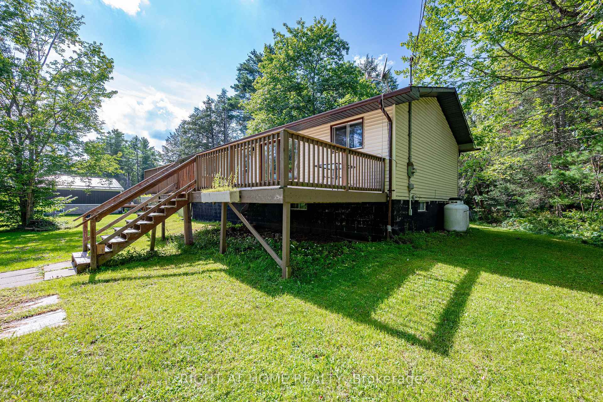 Photo 10 of 31 Morrison Street, Kawartha Lakes, Laxton/Digby/Longford — HOMEH