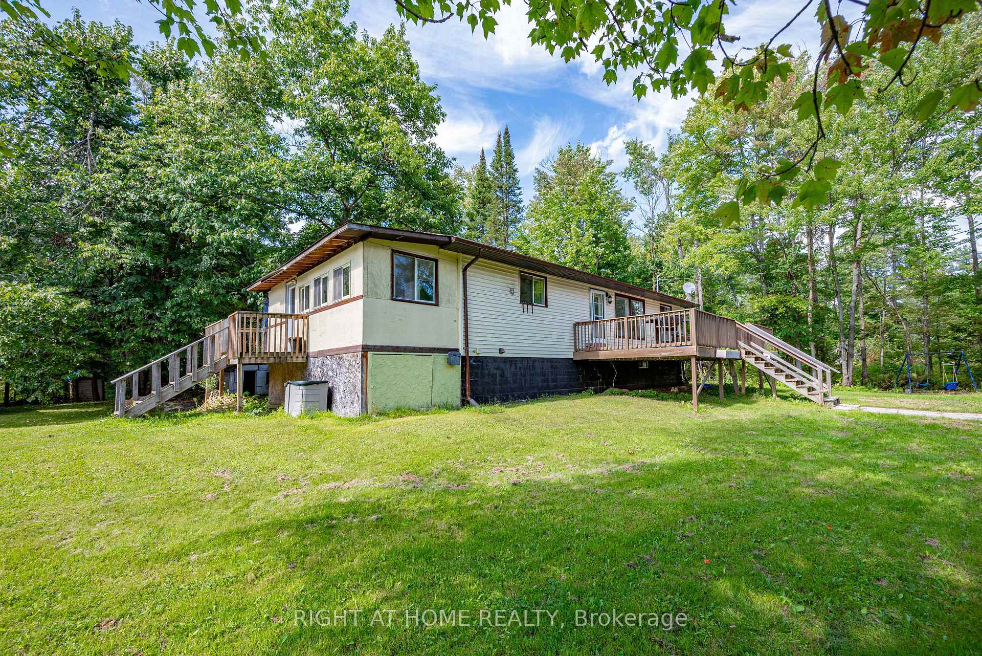Photo 11 of 31 Morrison Street, Kawartha Lakes, Laxton/Digby/Longford — HOMEH