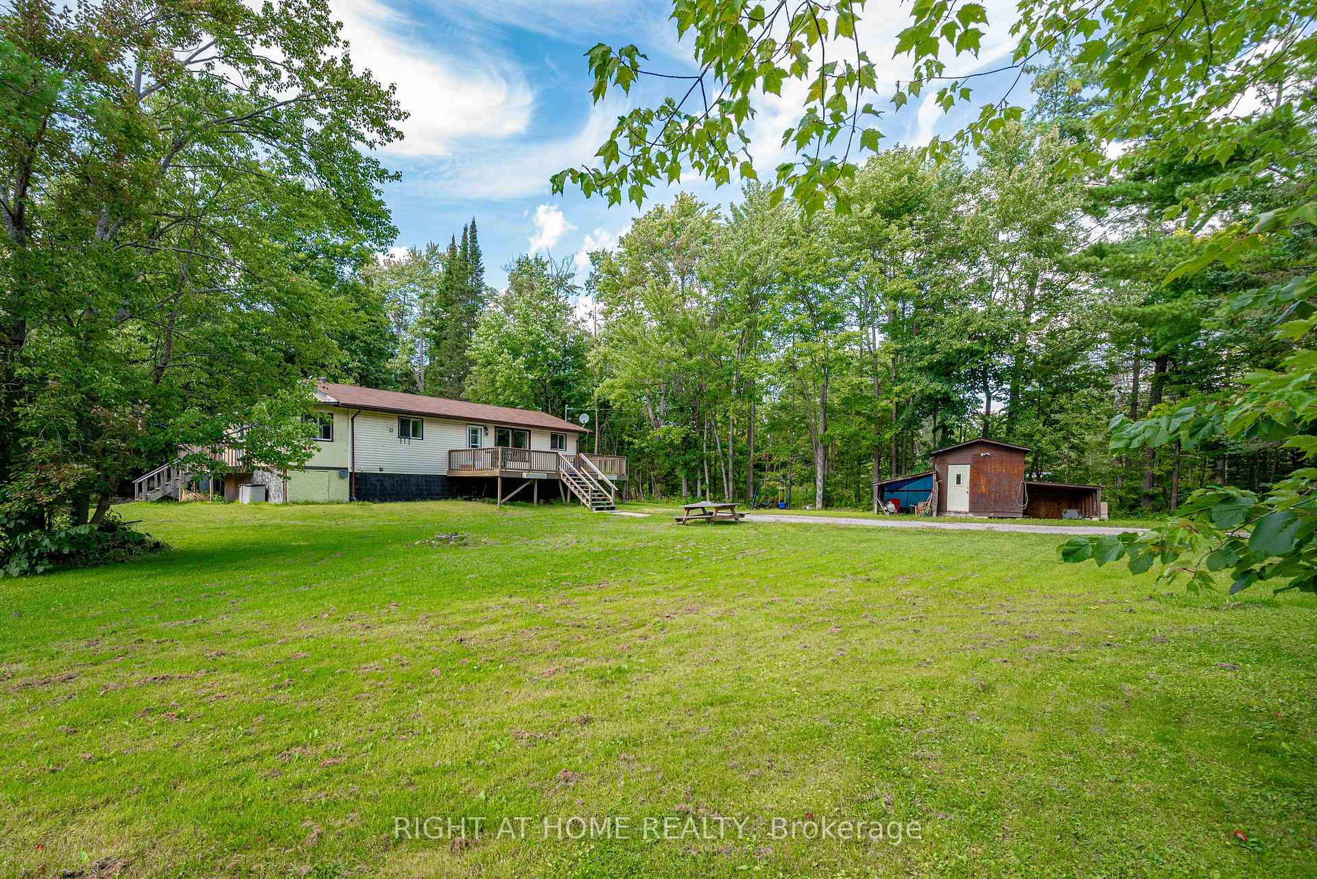 Photo 12 of 31 Morrison Street, Kawartha Lakes, Laxton/Digby/Longford — HOMEH