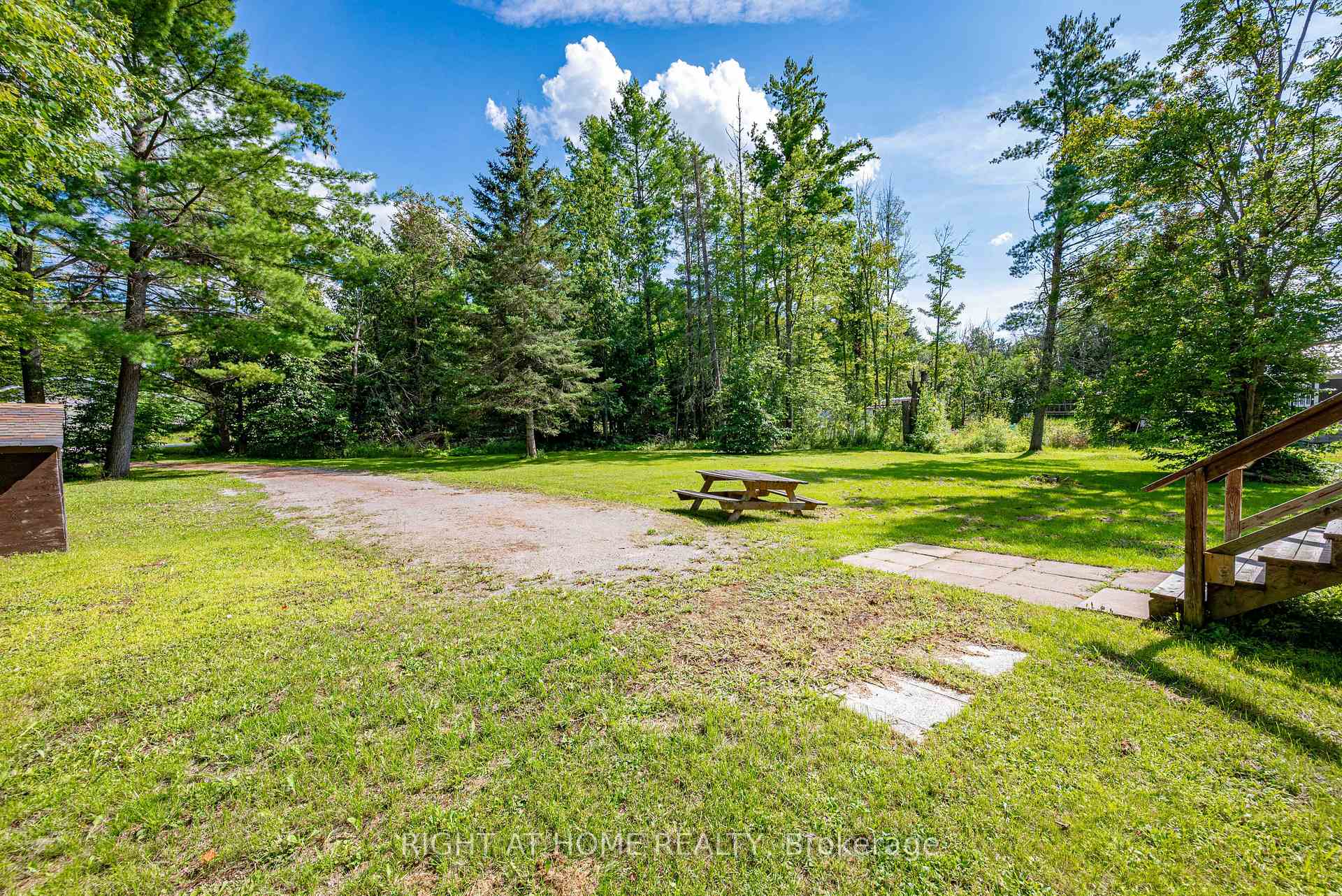 Photo 14 of 31 Morrison Street, Kawartha Lakes, Laxton/Digby/Longford — HOMEH