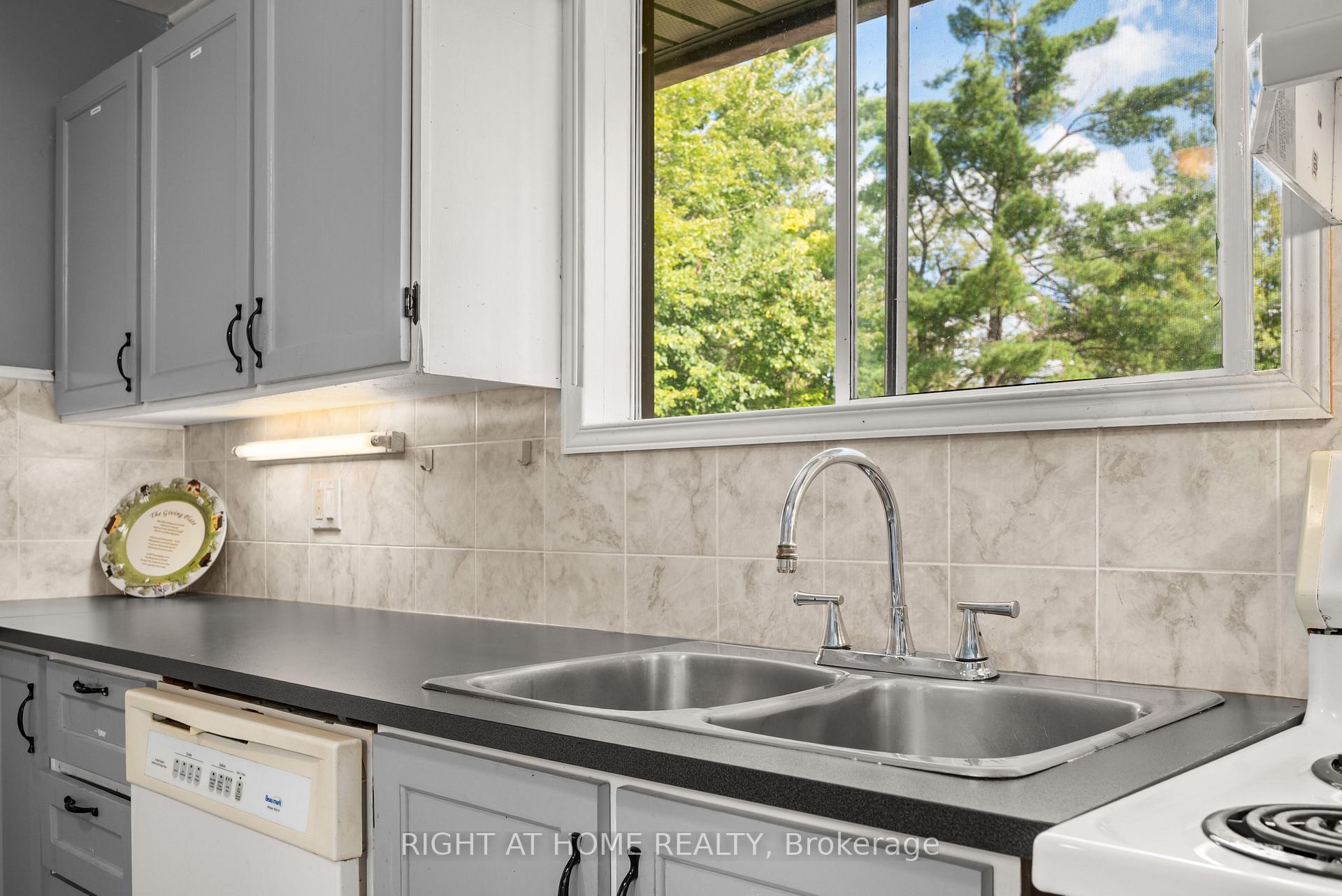 Photo 20 of 31 Morrison Street, Kawartha Lakes, Laxton/Digby/Longford — HOMEH