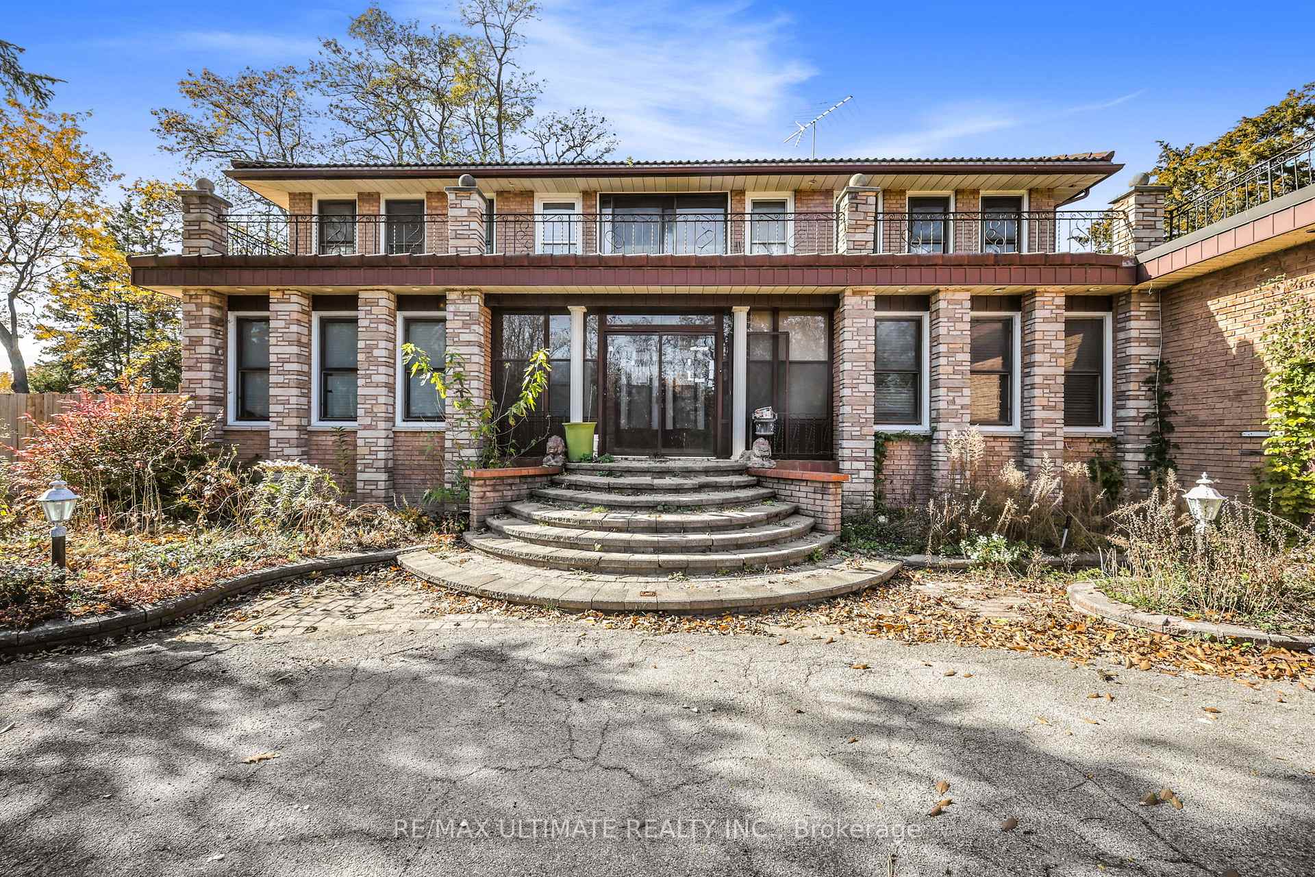 Photo of 1010 Ritson Road N