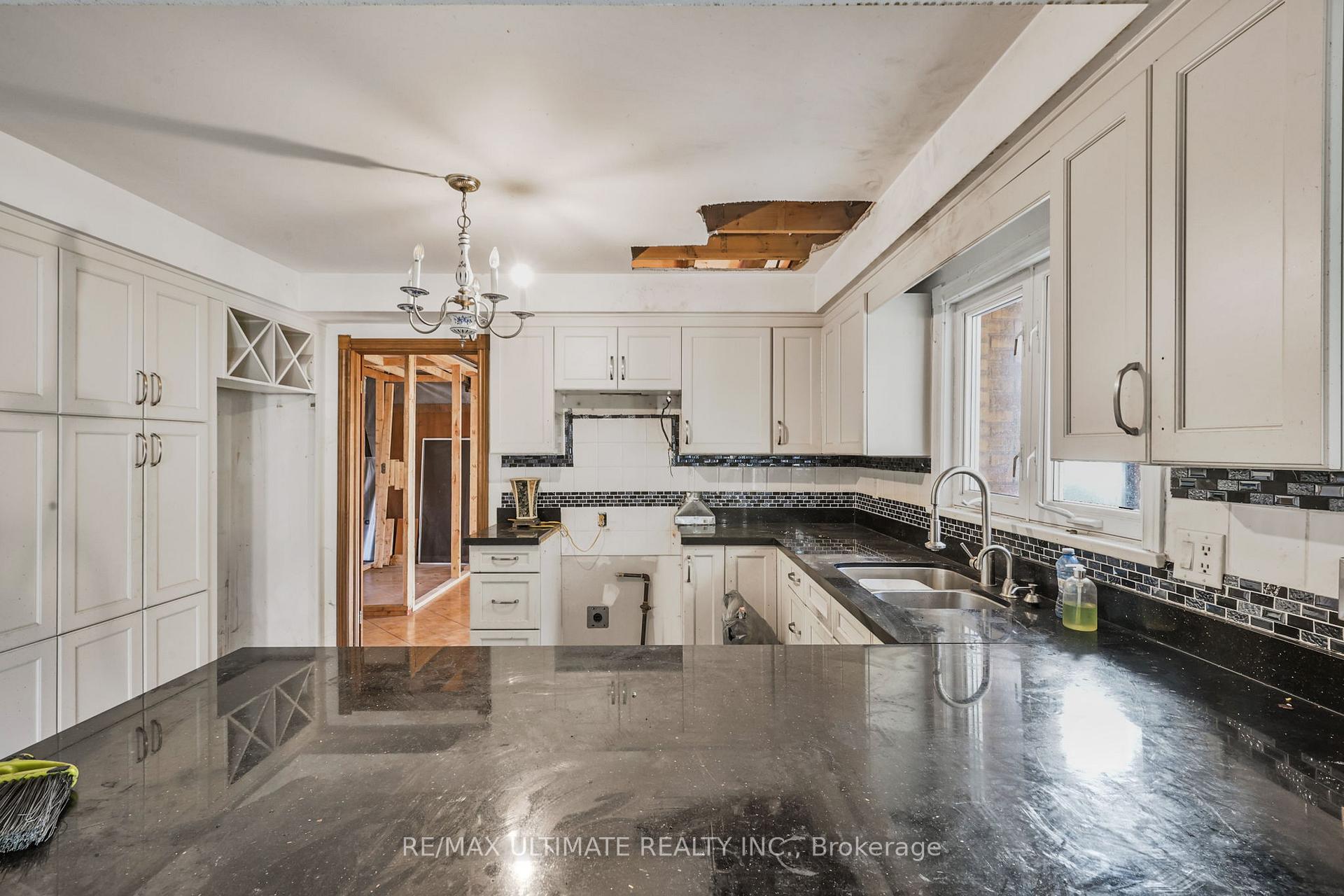 Photo 8 of 1010 Ritson Road N, Oshawa, Central — HOMEH