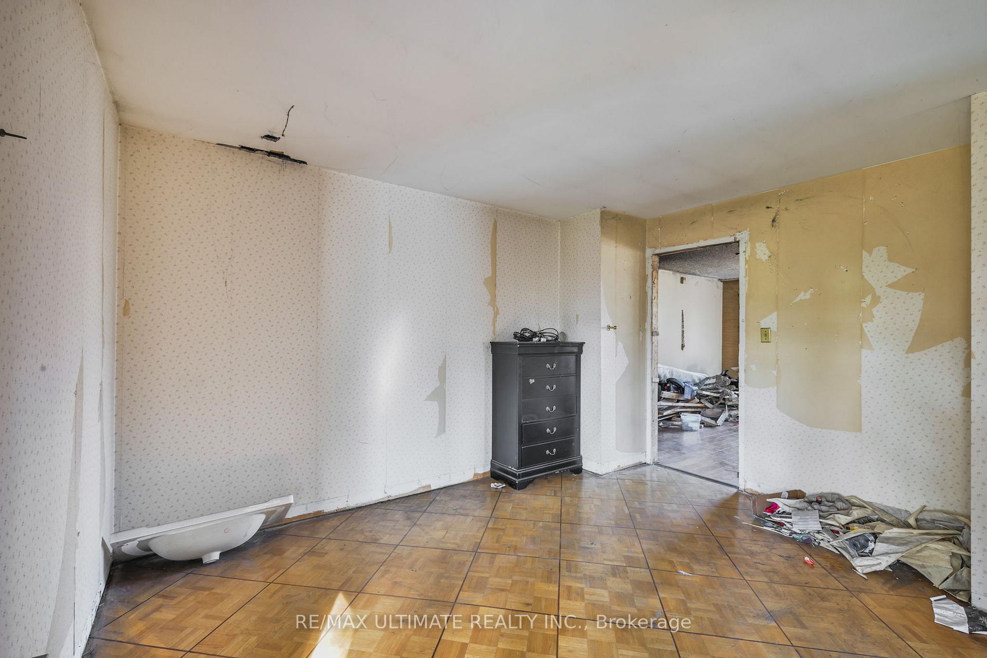 Photo 32 of 1010 Ritson Road N, Oshawa, Central — HOMEH