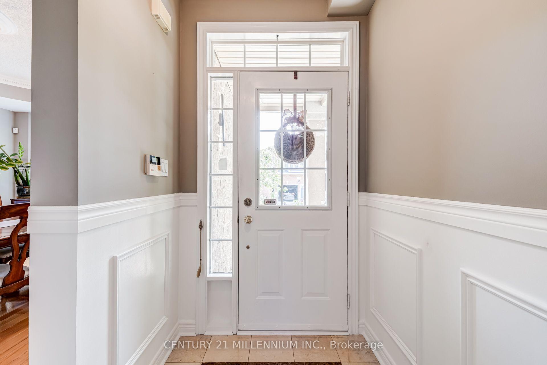 Photo 3 of 2555 Nichols Drive, Oakville, Wedgewood Creek — HOMEH