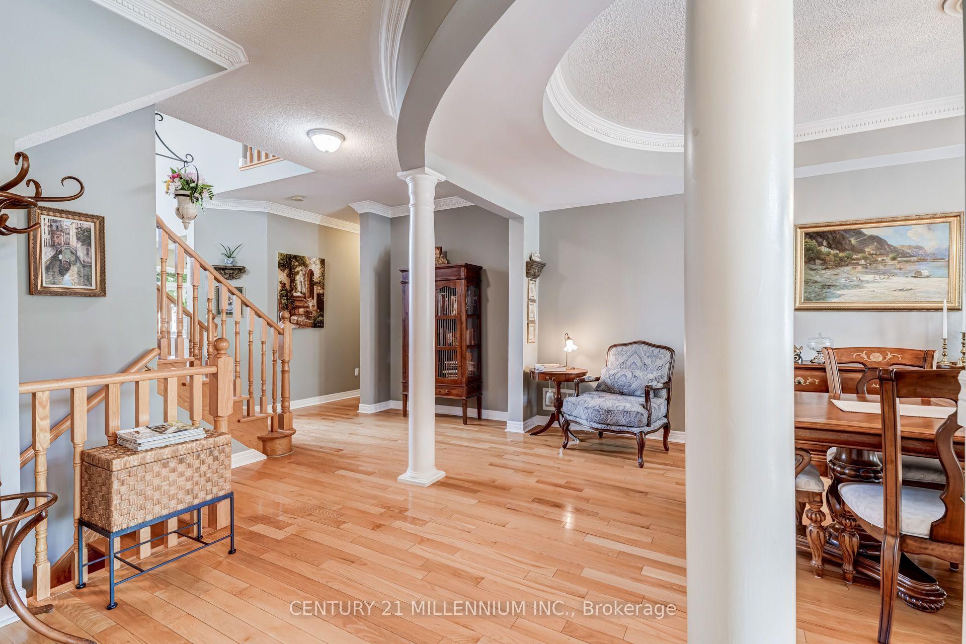 Photo 4 of 2555 Nichols Drive, Oakville, Wedgewood Creek — HOMEH