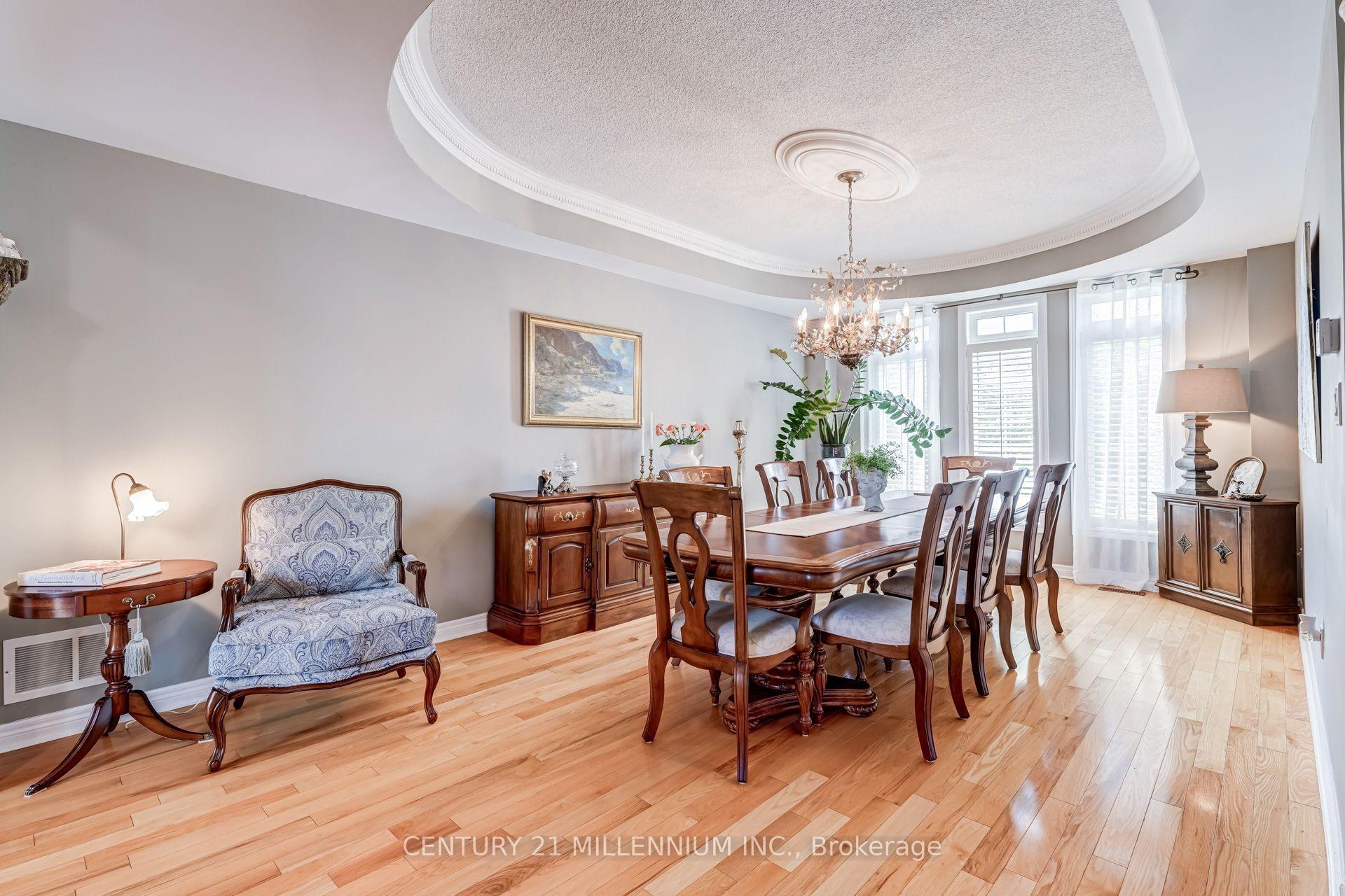 Photo 5 of 2555 Nichols Drive, Oakville, Wedgewood Creek — HOMEH