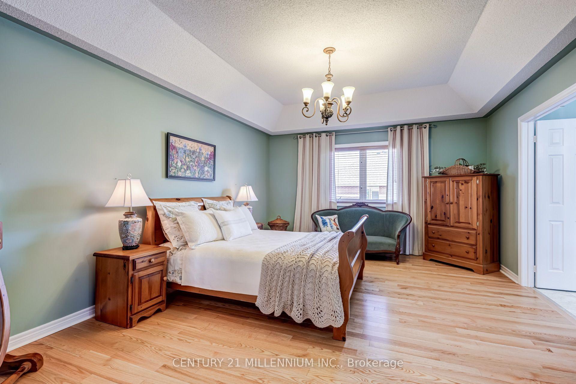 Photo 20 of 2555 Nichols Drive, Oakville, Wedgewood Creek — HOMEH