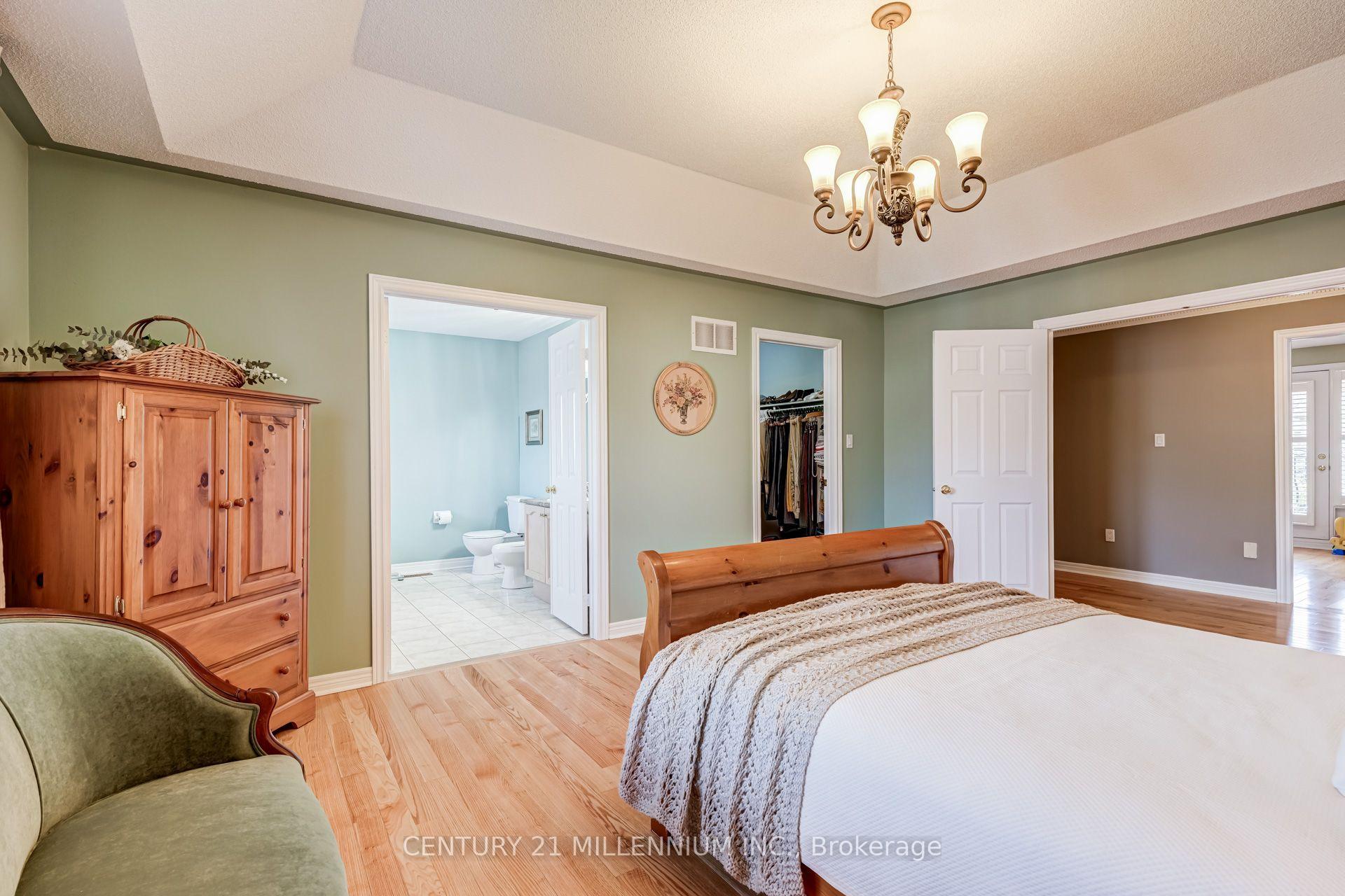 Photo 21 of 2555 Nichols Drive, Oakville, Wedgewood Creek — HOMEH