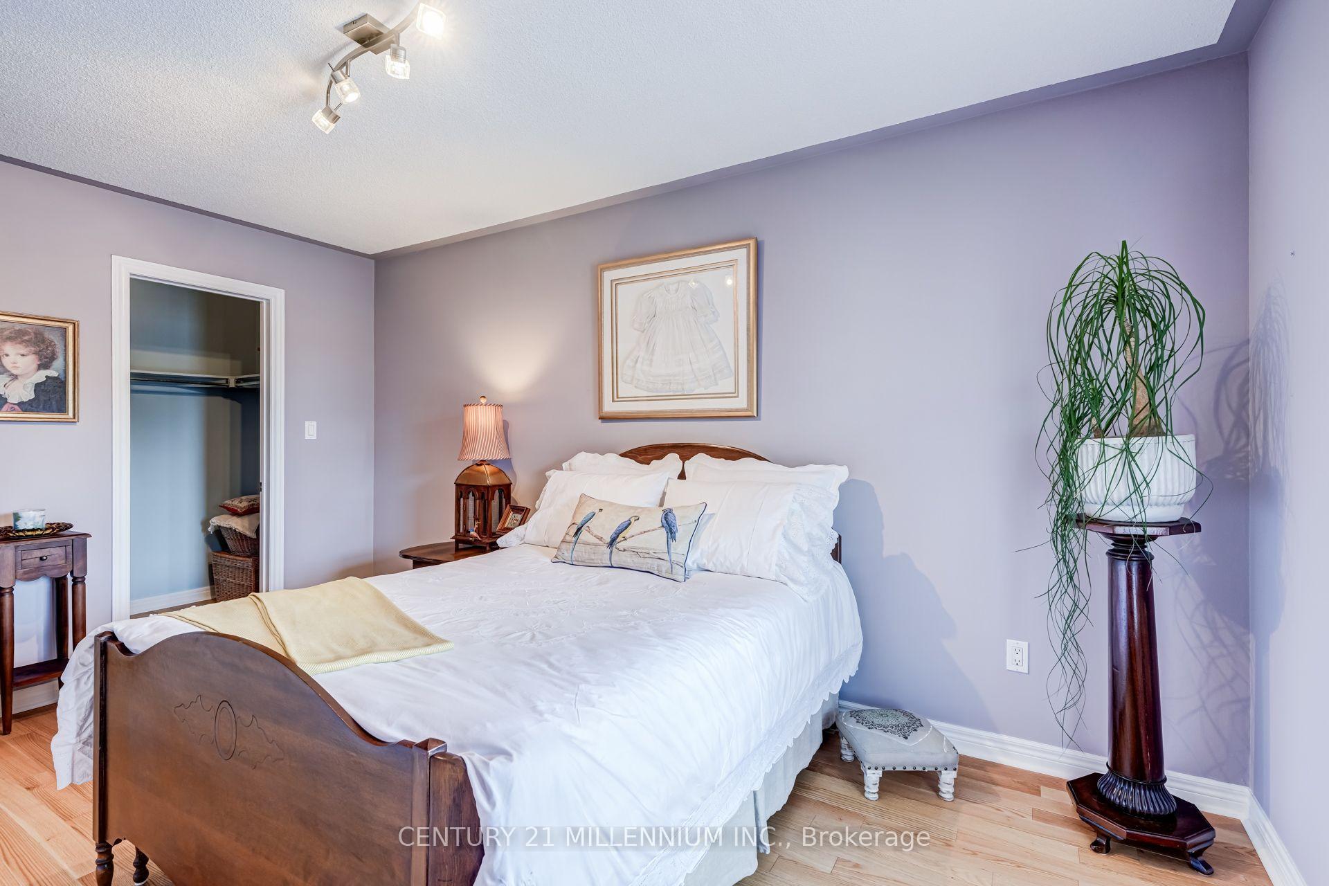 Photo 26 of 2555 Nichols Drive, Oakville, Wedgewood Creek — HOMEH
