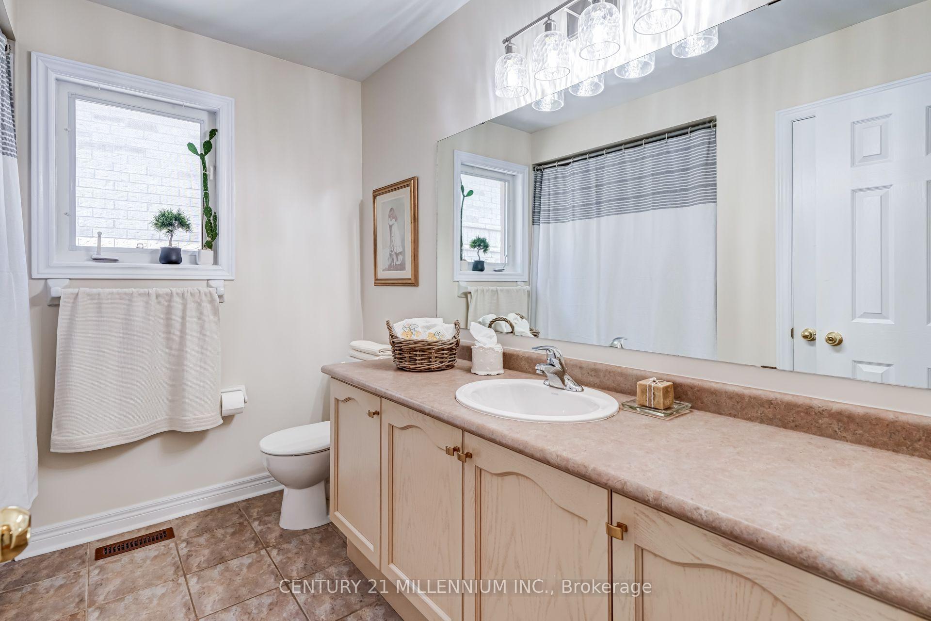 Photo 33 of 2555 Nichols Drive, Oakville, Wedgewood Creek — HOMEH
