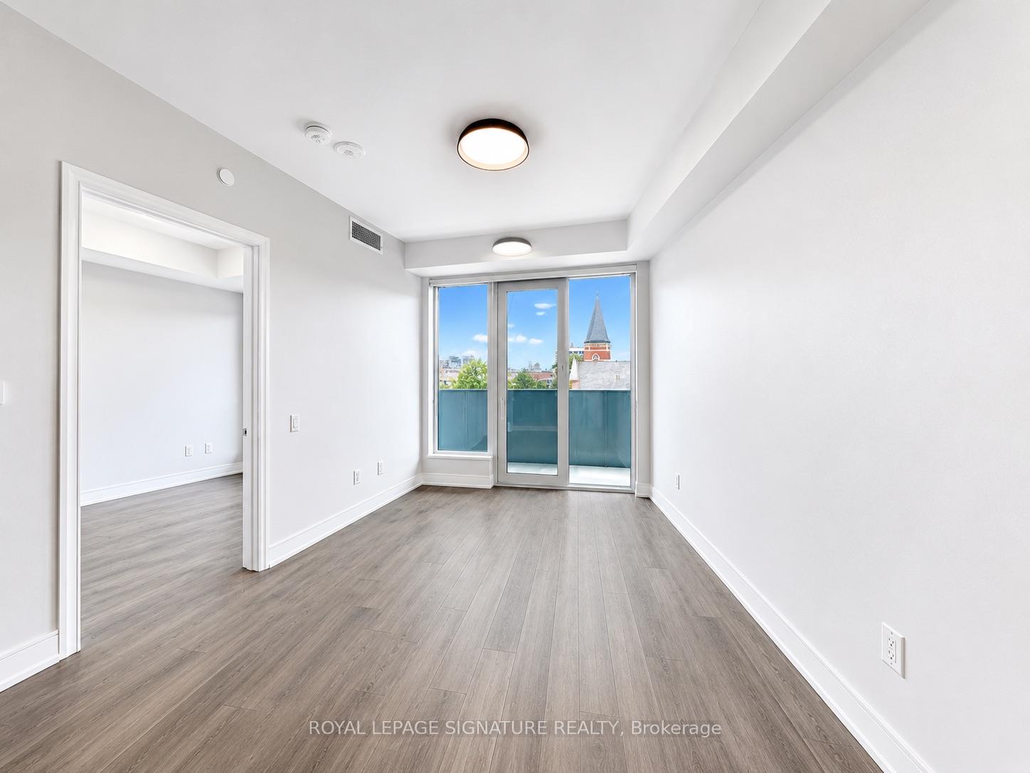 Front of Unit 605, 2525 Bathurst Street