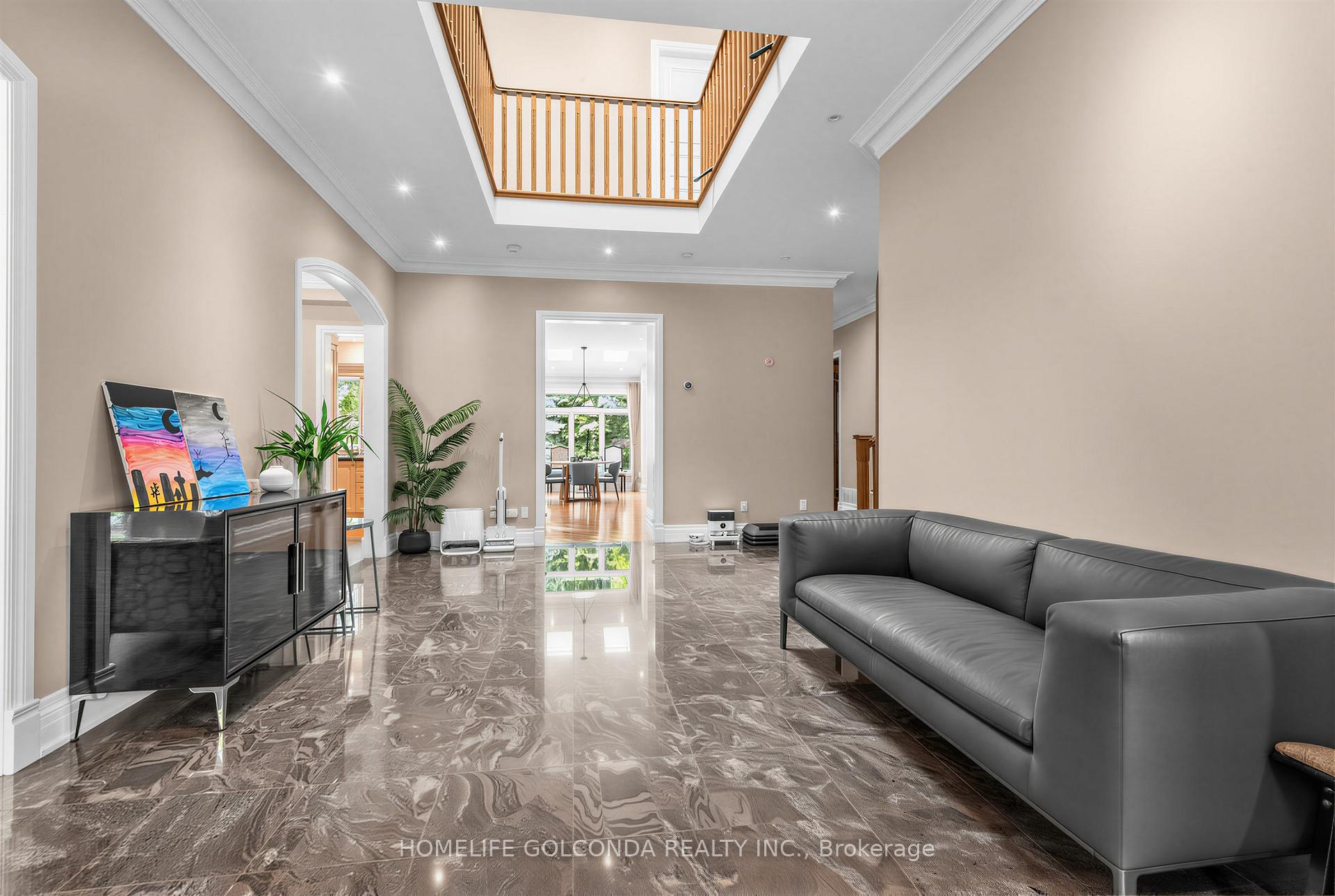 Photo 5 of 164 Owen Boulevard, North York, St. Andrew-Windfields — HOMEH