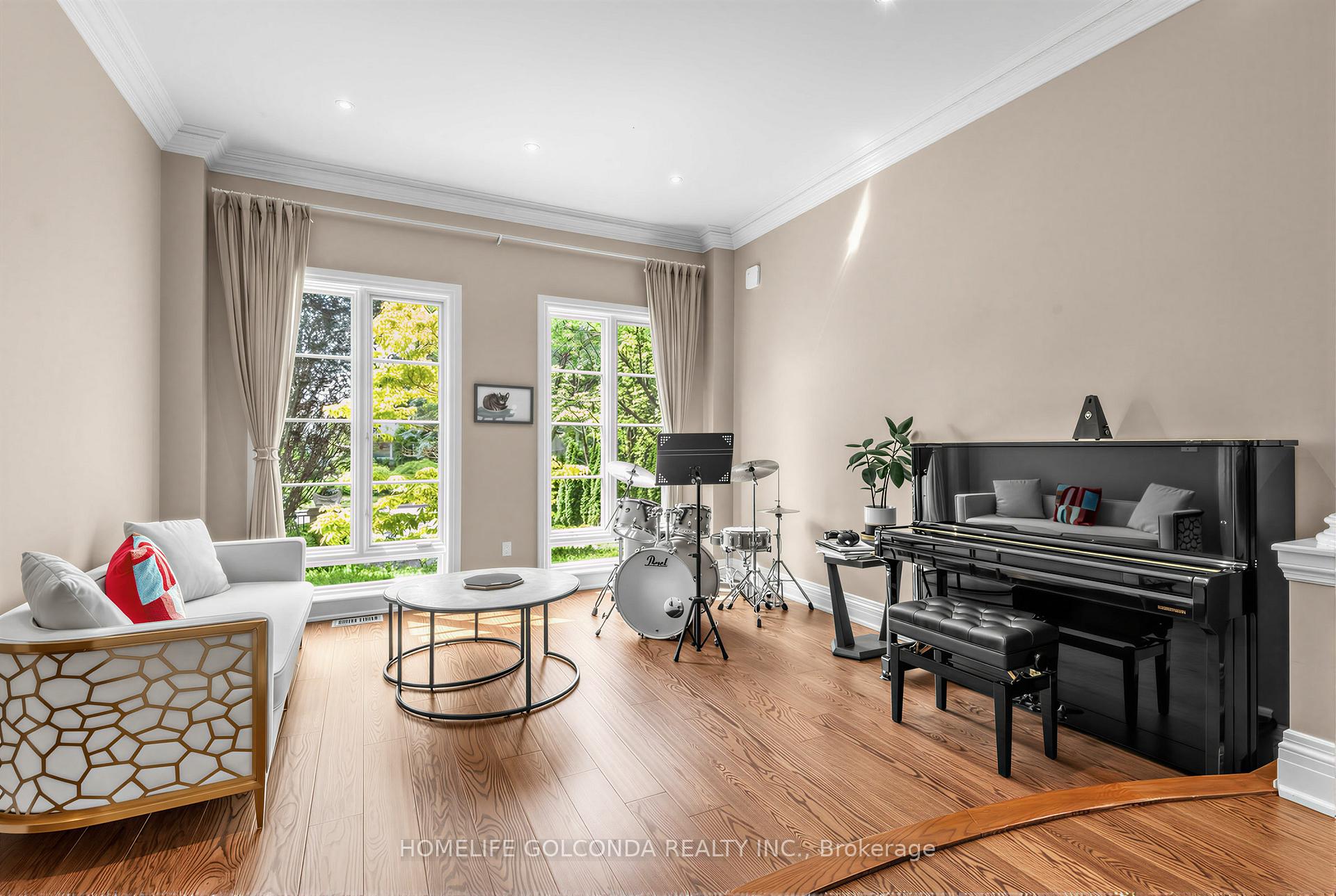 Photo 7 of 164 Owen Boulevard, North York, St. Andrew-Windfields — HOMEH
