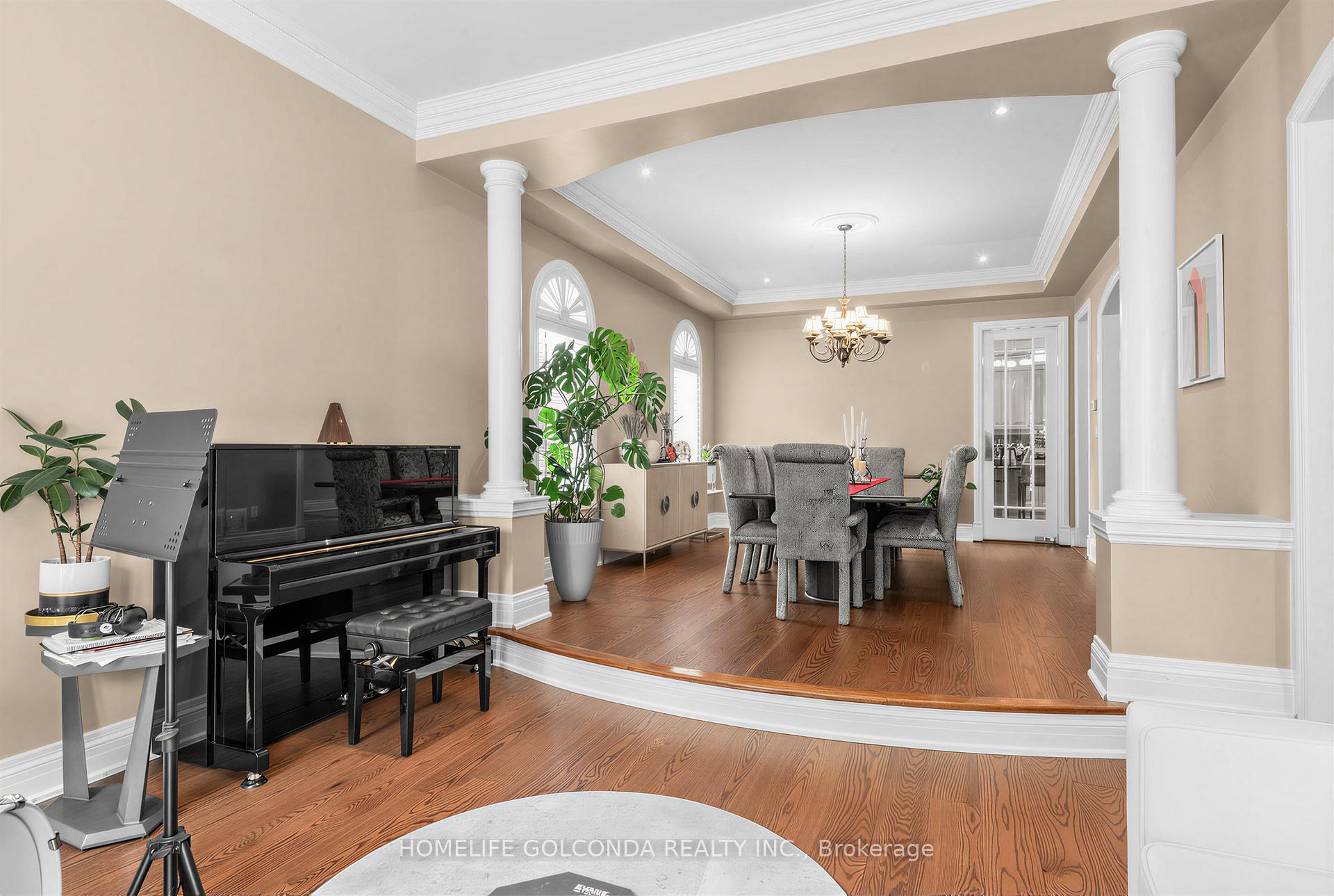 Photo 9 of 164 Owen Boulevard, North York, St. Andrew-Windfields — HOMEH