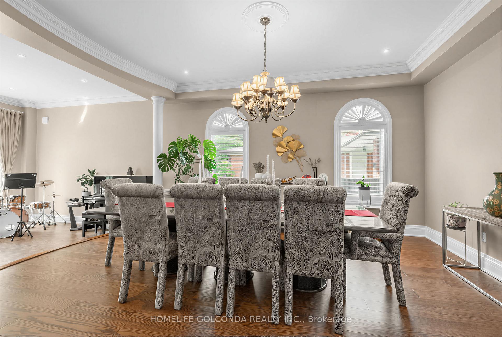 Photo 11 of 164 Owen Boulevard, North York, St. Andrew-Windfields — HOMEH