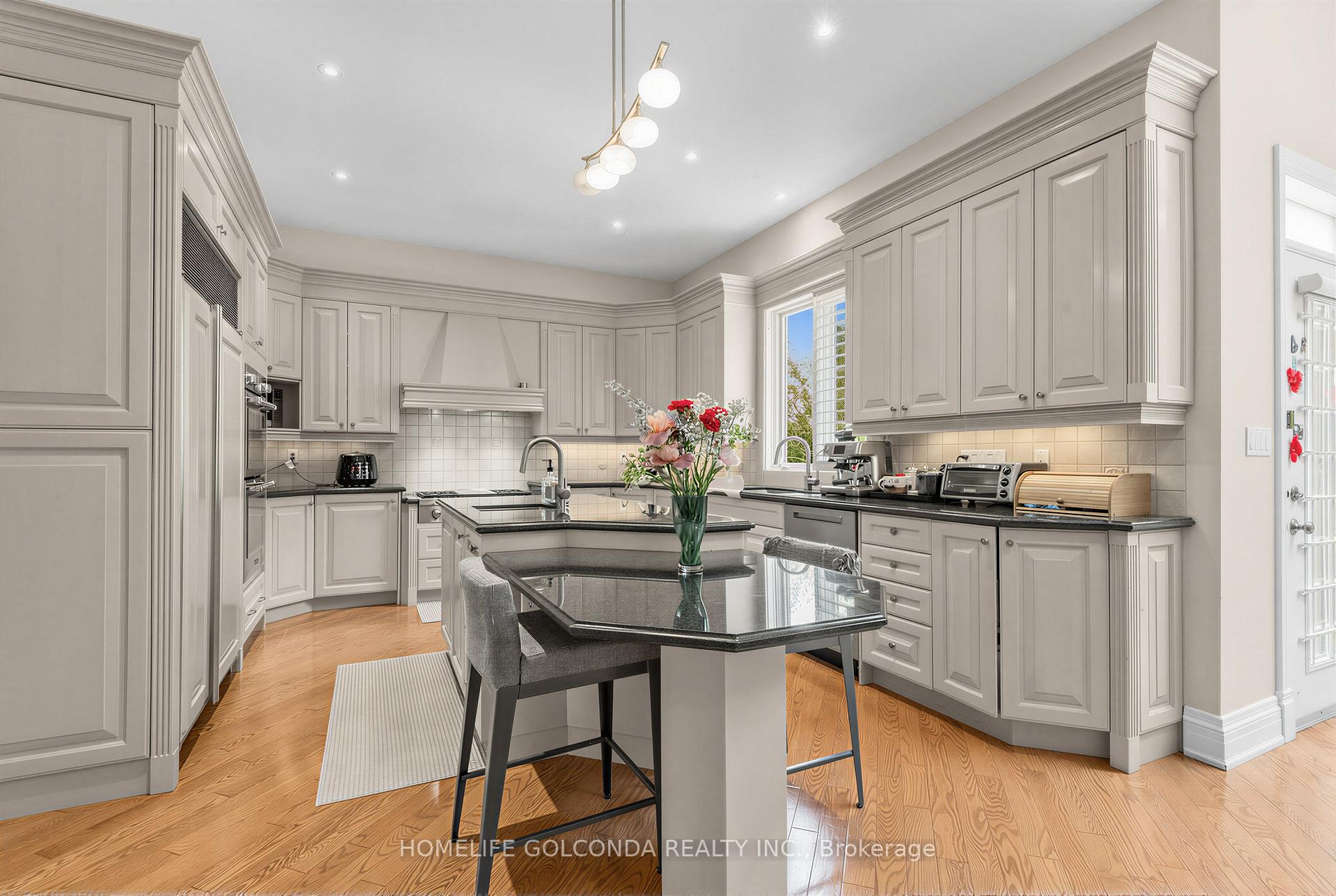 Photo 13 of 164 Owen Boulevard, North York, St. Andrew-Windfields — HOMEH