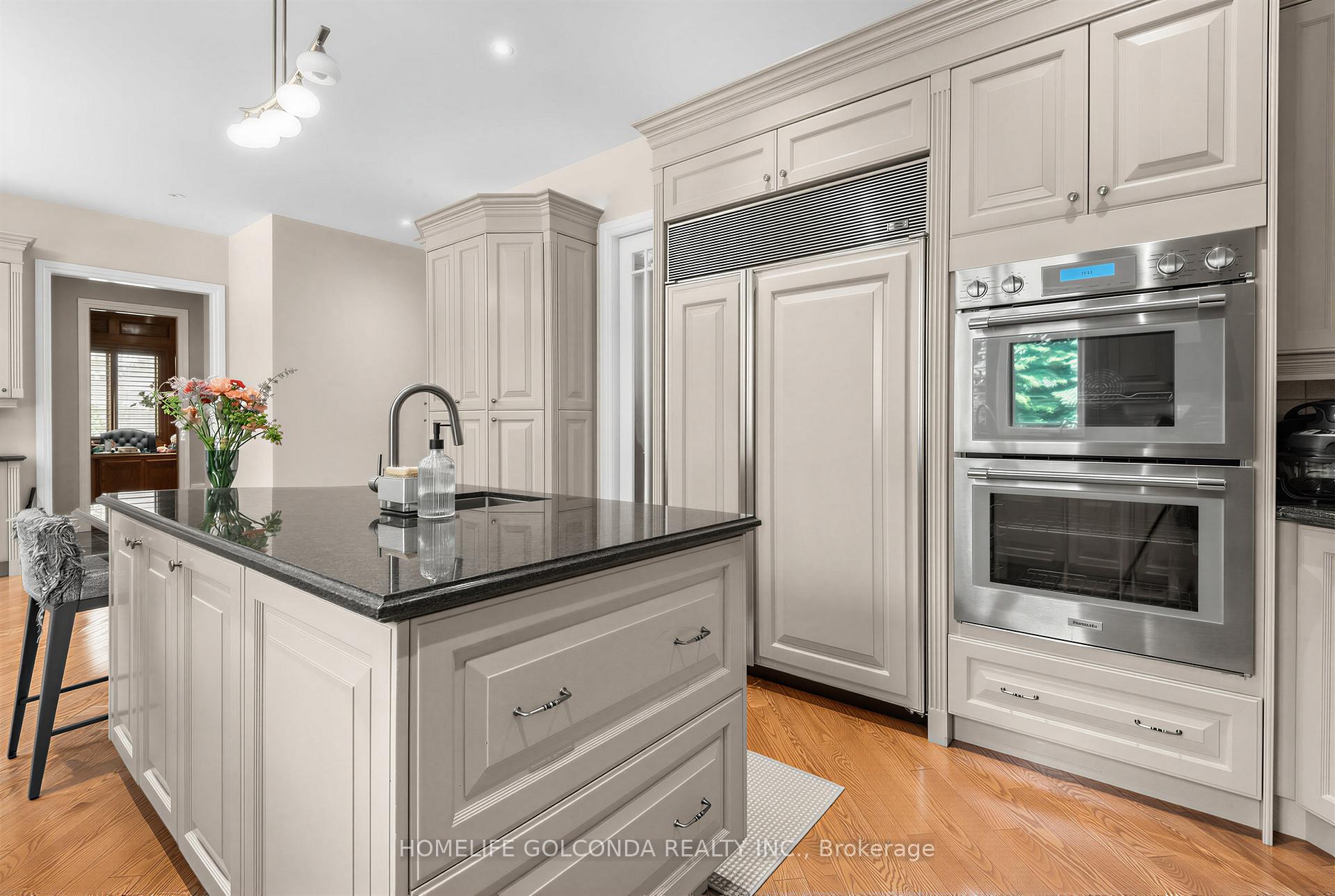 Photo 15 of 164 Owen Boulevard, North York, St. Andrew-Windfields — HOMEH