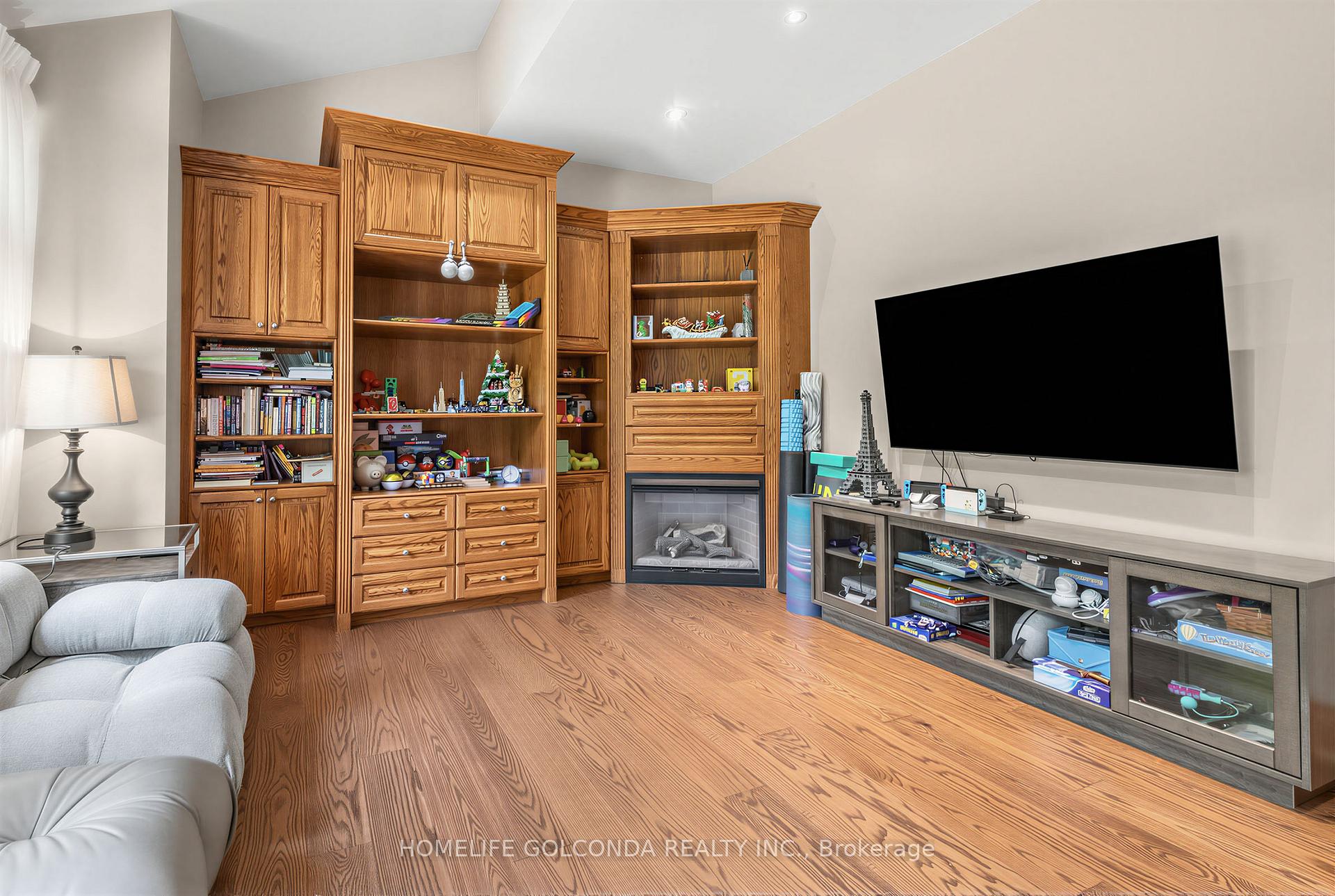 Photo 17 of 164 Owen Boulevard, North York, St. Andrew-Windfields — HOMEH