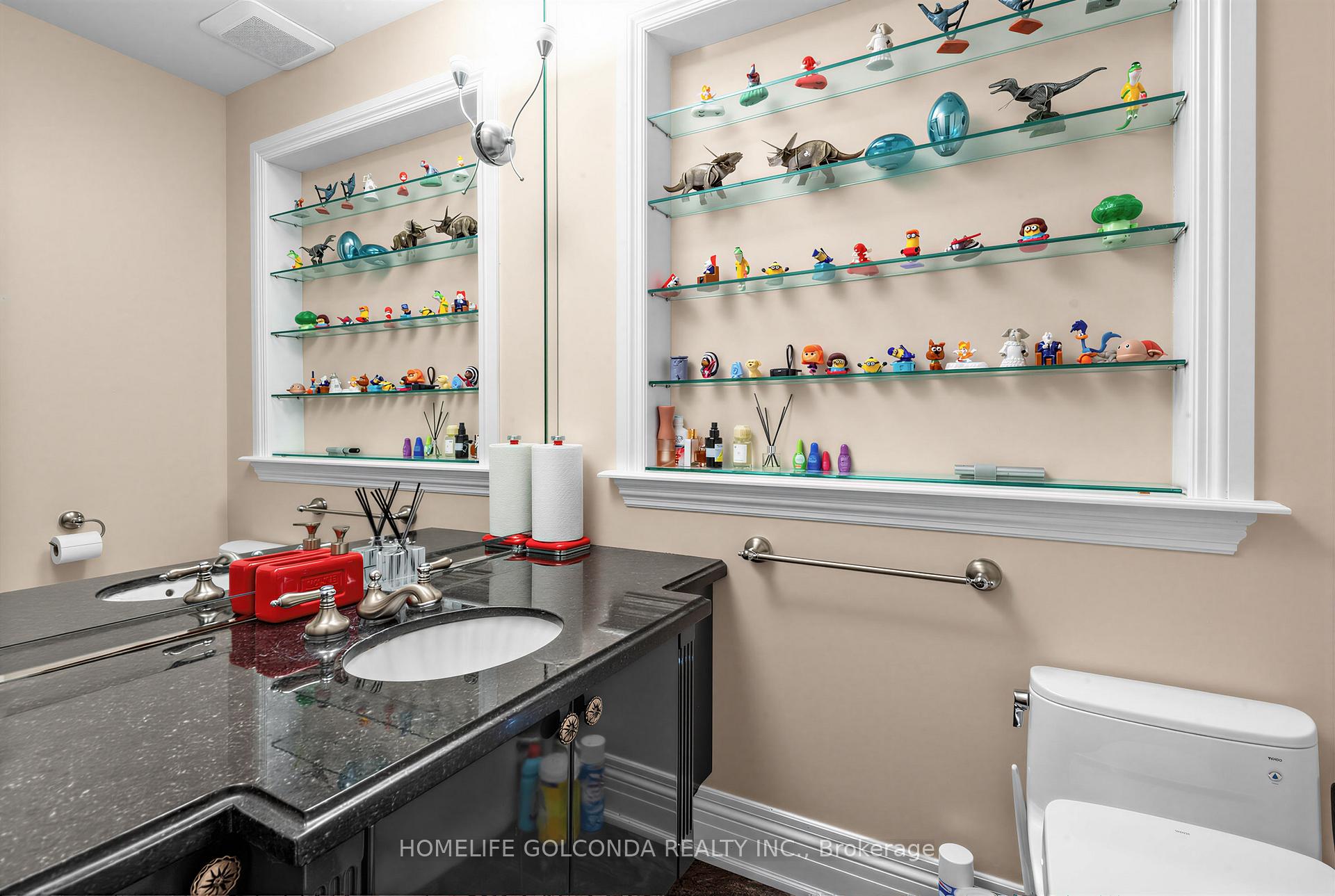 Photo 24 of 164 Owen Boulevard, North York, St. Andrew-Windfields — HOMEH