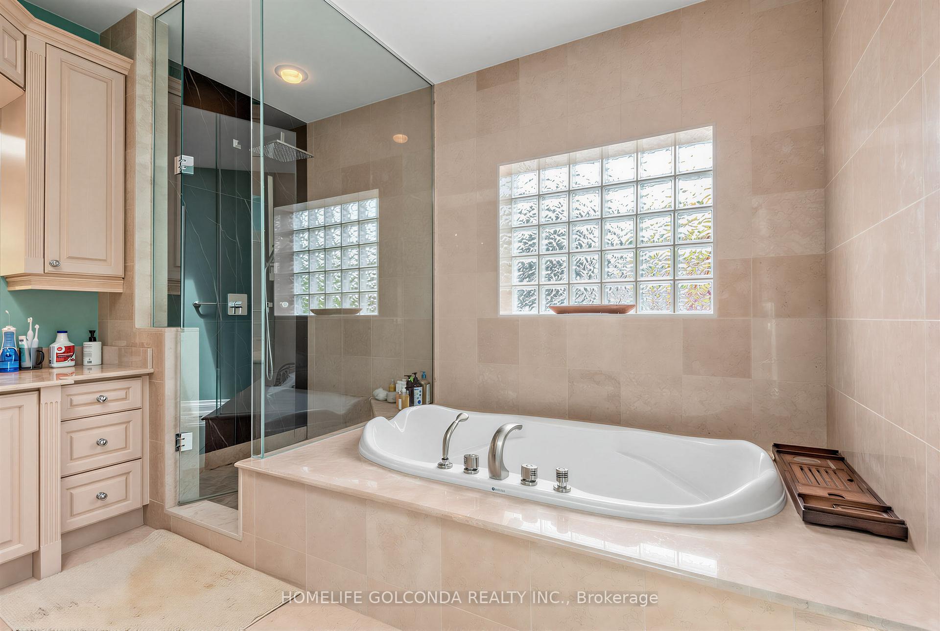 Photo 44 of 164 Owen Boulevard, North York, St. Andrew-Windfields — HOMEH