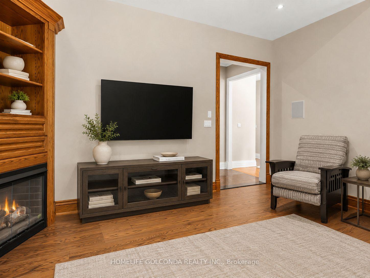 Photo 18 of 164 Owen Boulevard, North York, St. Andrew-Windfields — HOMEH