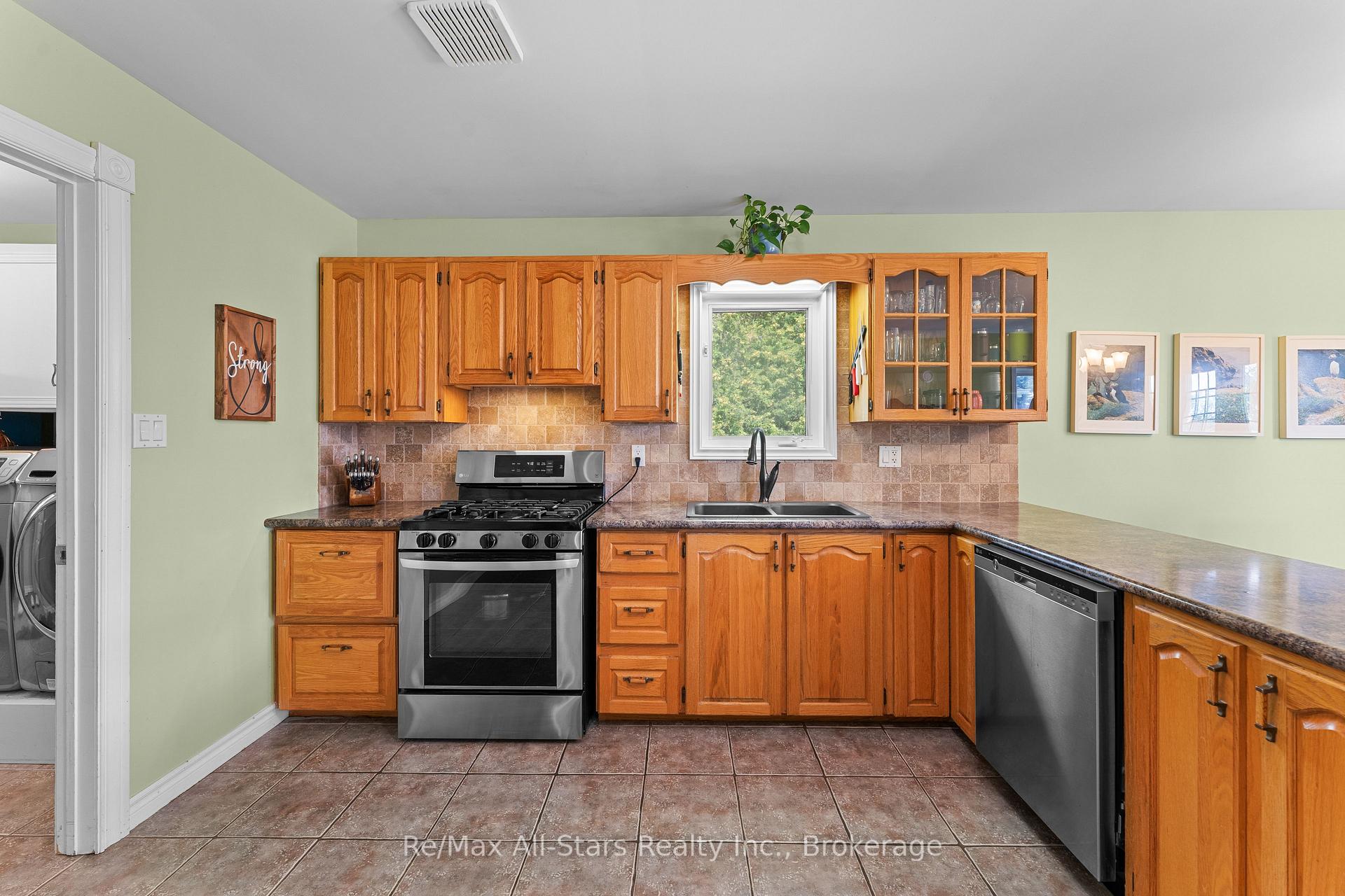 Photo 10 of 72 Patterson Road, Kawartha Lakes, Fenelon Falls — HOMEH