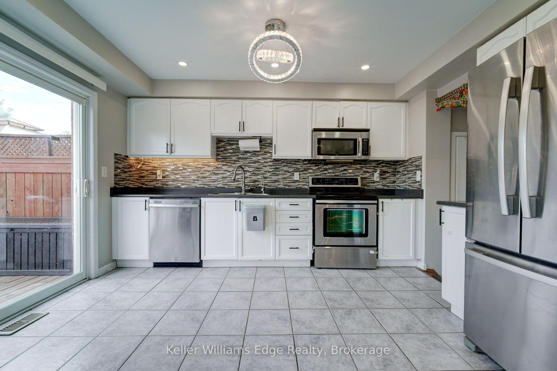 Photo 10 of 4028 Donnic Drive, Burlington, Alton — HOMEH