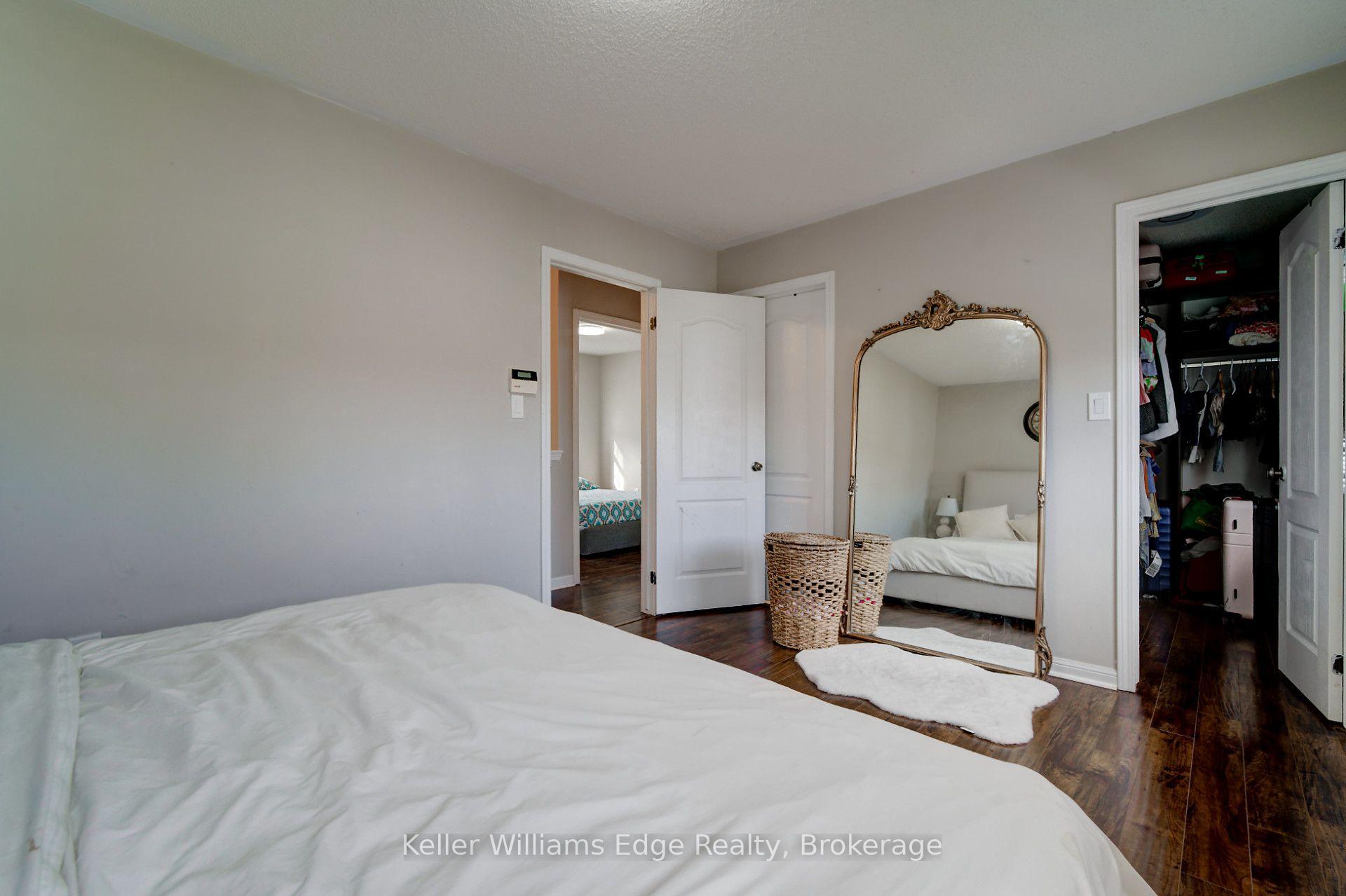 Photo 17 of 4028 Donnic Drive, Burlington, Alton — HOMEH