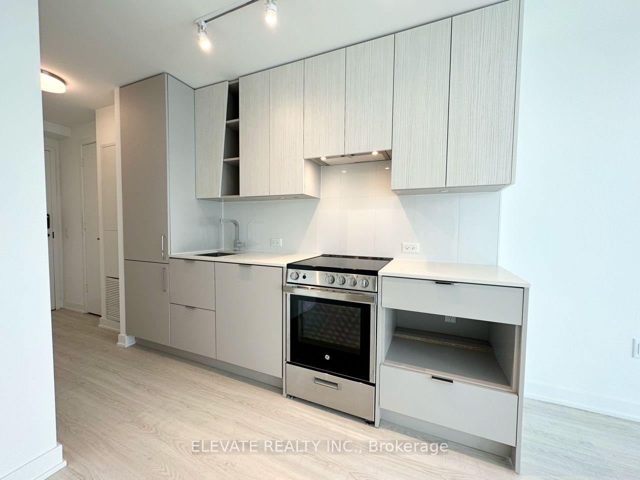 Photo 3 of Unit 3502, 3883 Quartz Road, Mississauga, City Centre — HOMEH
